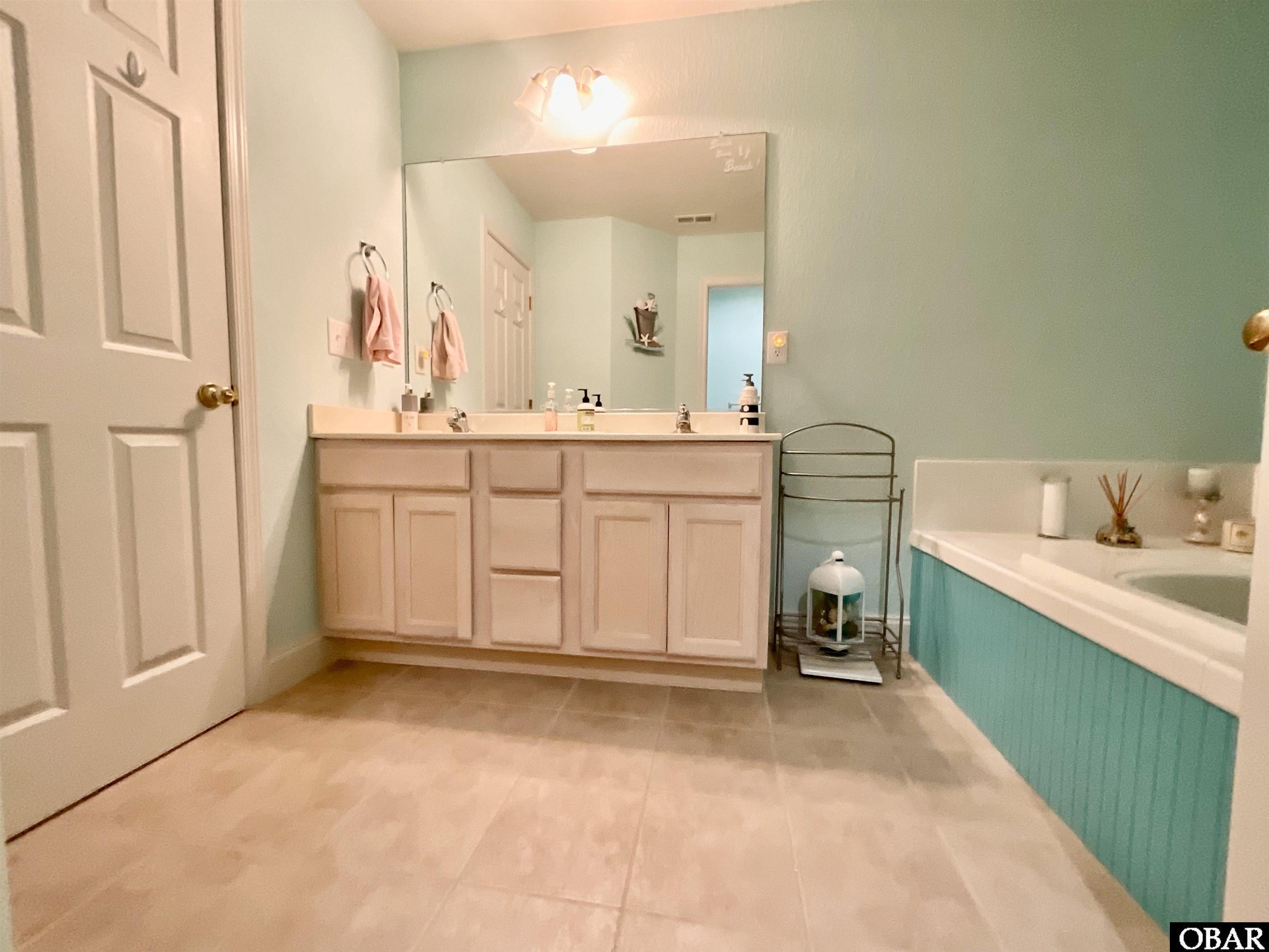 124 Gables Way, Kitty Hawk, NC 27949-6017, 3 Bedrooms Bedrooms, ,3 BathroomsBathrooms,Residential,For sale,Gables Way,126860