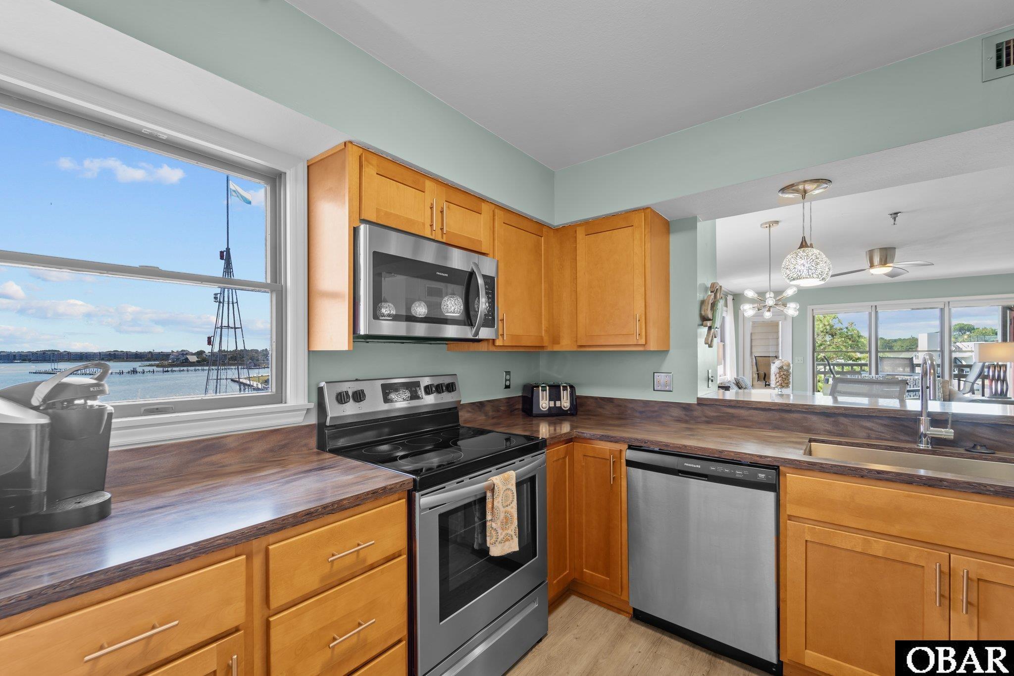 207 Queen Elizabeth Avenue, Manteo, NC 27954, 2 Bedrooms Bedrooms, ,2 BathroomsBathrooms,Residential,For sale,Queen Elizabeth Avenue,126910