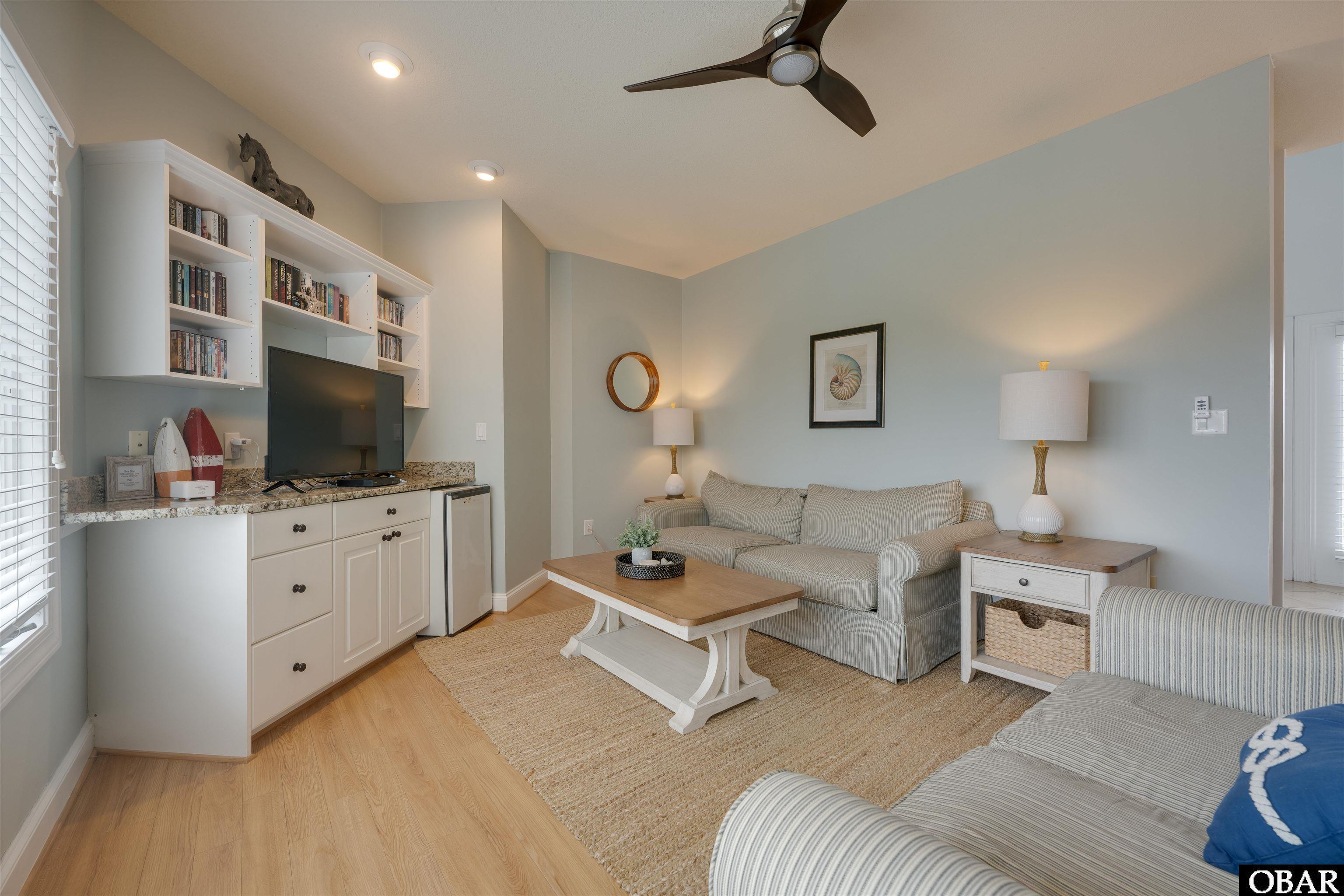 1022 Lighthouse Drive, Corolla, NC 27927, 5 Bedrooms Bedrooms, ,5 BathroomsBathrooms,Residential,For sale,Lighthouse Drive,126988