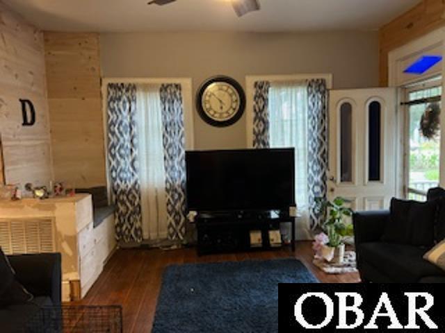 100 Sixth Street, Creswell, NC 27928, 5 Bedrooms Bedrooms, ,4 BathroomsBathrooms,Residential,For sale,Sixth Street,127003