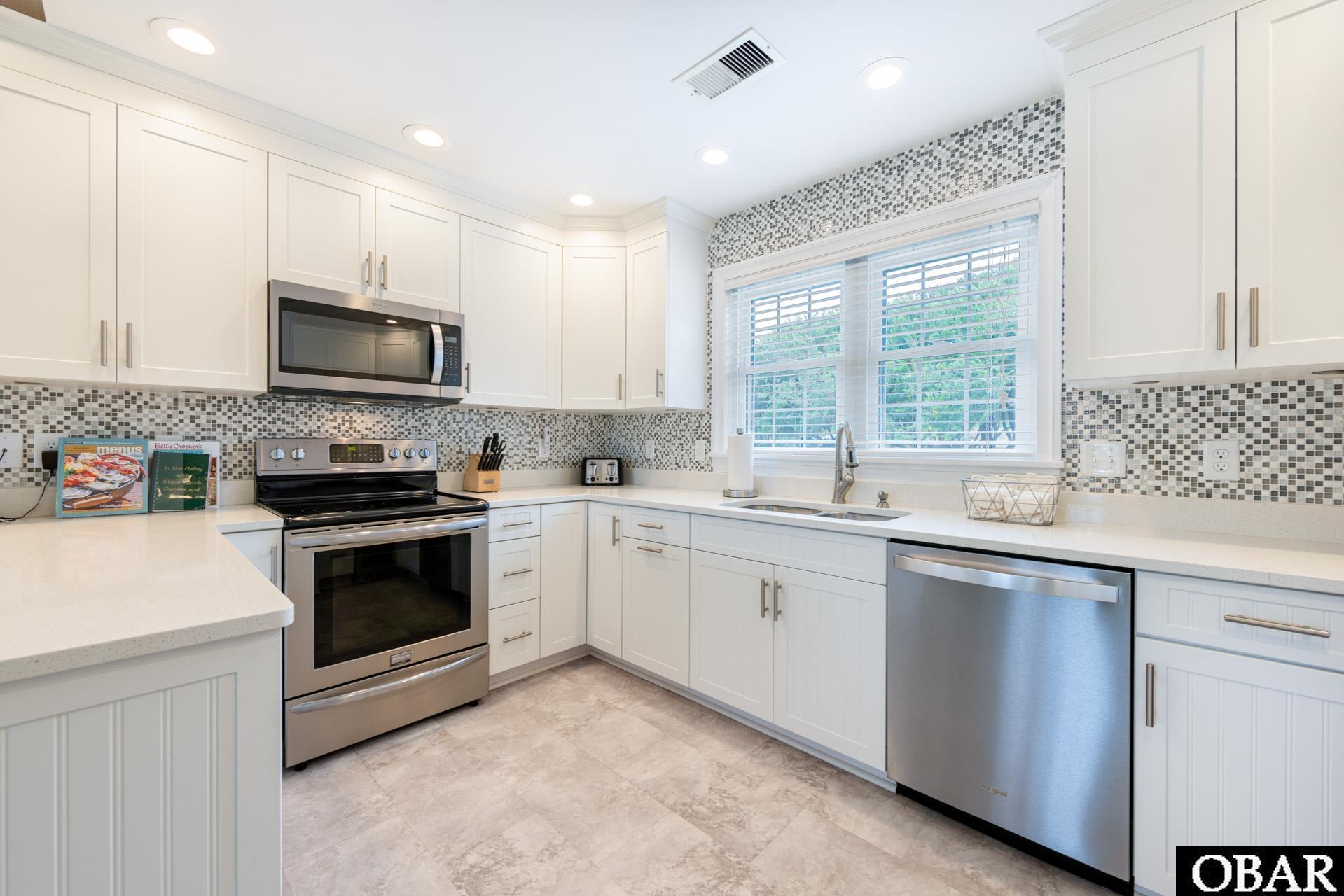 131 Ships Watch Drive, Duck, NC 27949, 4 Bedrooms Bedrooms, ,4 BathroomsBathrooms,Residential,For sale,Ships Watch Drive,127006