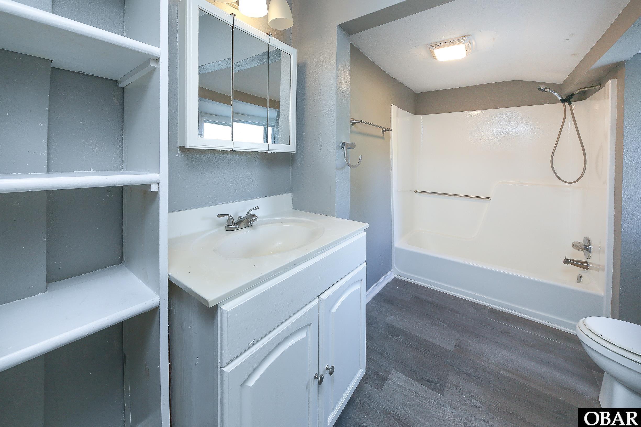 1702 Main Street Ext, Elizabeth City, NC 27909, 3 Bedrooms Bedrooms, ,2 BathroomsBathrooms,Residential,For sale,Main Street Ext,127020