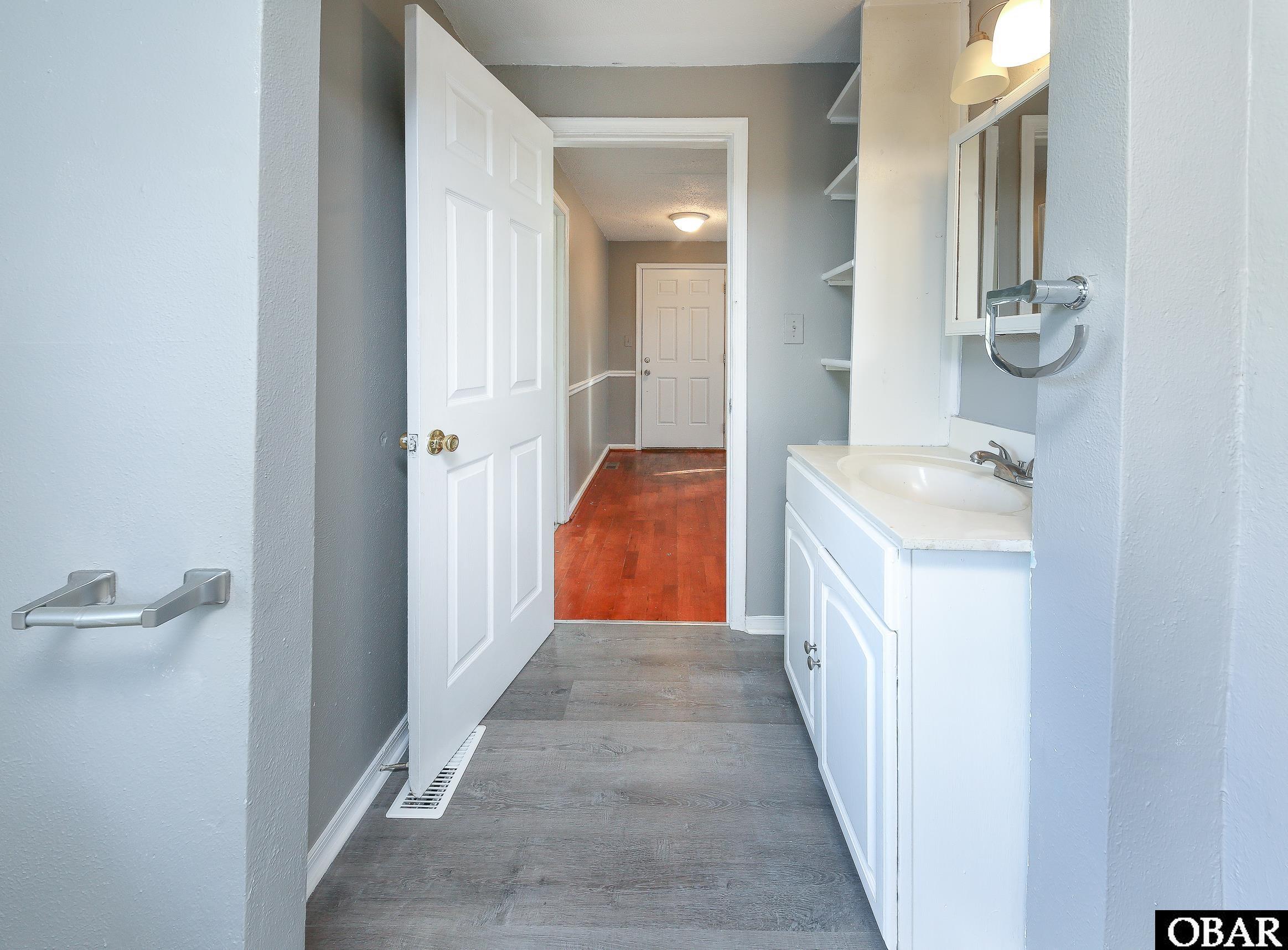 1702 Main Street Ext, Elizabeth City, NC 27909, 3 Bedrooms Bedrooms, ,2 BathroomsBathrooms,Residential,For sale,Main Street Ext,127020