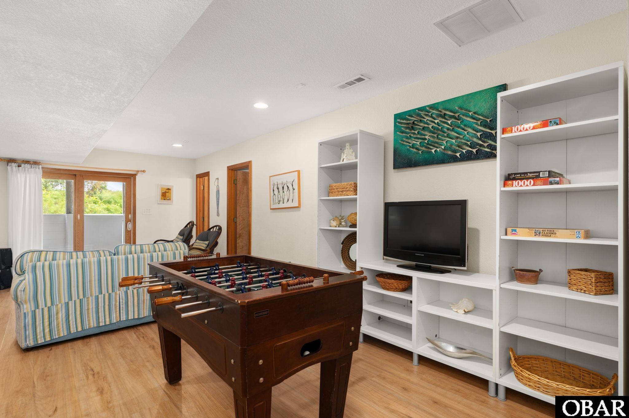 987 Whalehead Drive, Corolla, NC 27927, 6 Bedrooms Bedrooms, ,5 BathroomsBathrooms,Residential,For sale,Whalehead Drive,127042