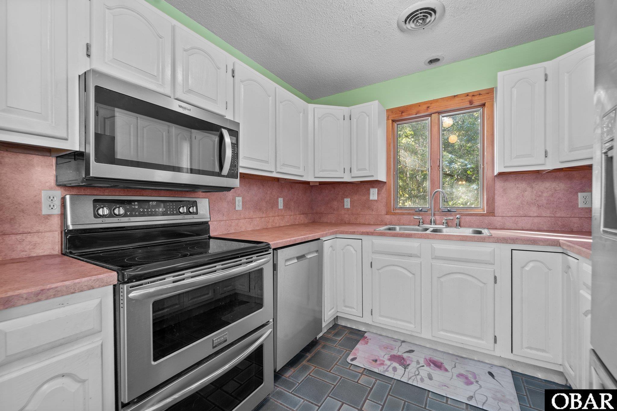 210 Sir Walter Raleigh Drive, Kill Devil Hills, NC 27948, 4 Bedrooms Bedrooms, ,2 BathroomsBathrooms,Residential,For sale,Sir Walter Raleigh Drive,127046