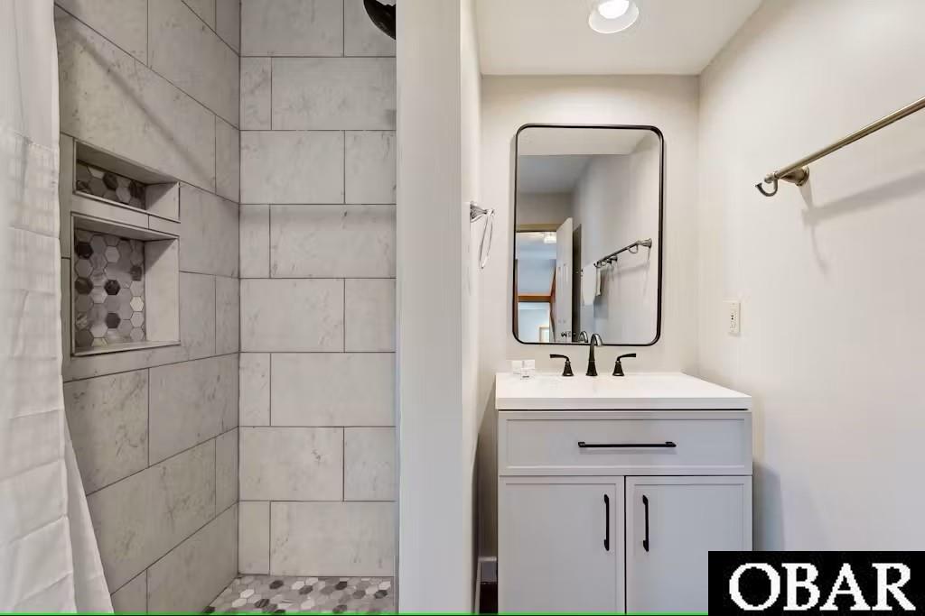 41784 Ocean View Drive, Avon, NC 27915, 5 Bedrooms Bedrooms, ,3 BathroomsBathrooms,Residential,For sale,Ocean View Drive,127152