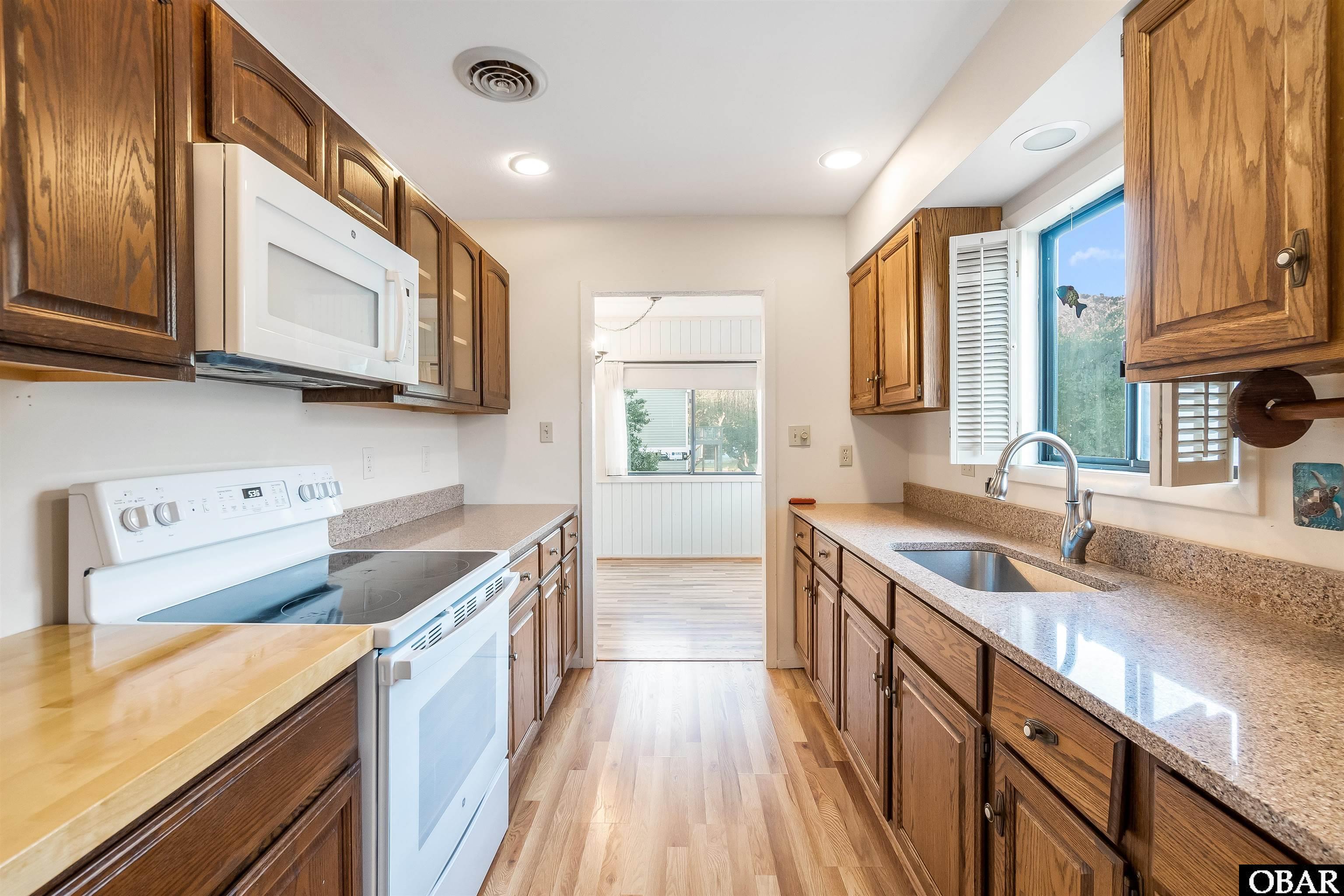 228 Eden Street, Kill Devil Hills, NC 27948, 2 Bedrooms Bedrooms, ,3 BathroomsBathrooms,Residential,For sale,Eden Street,127223