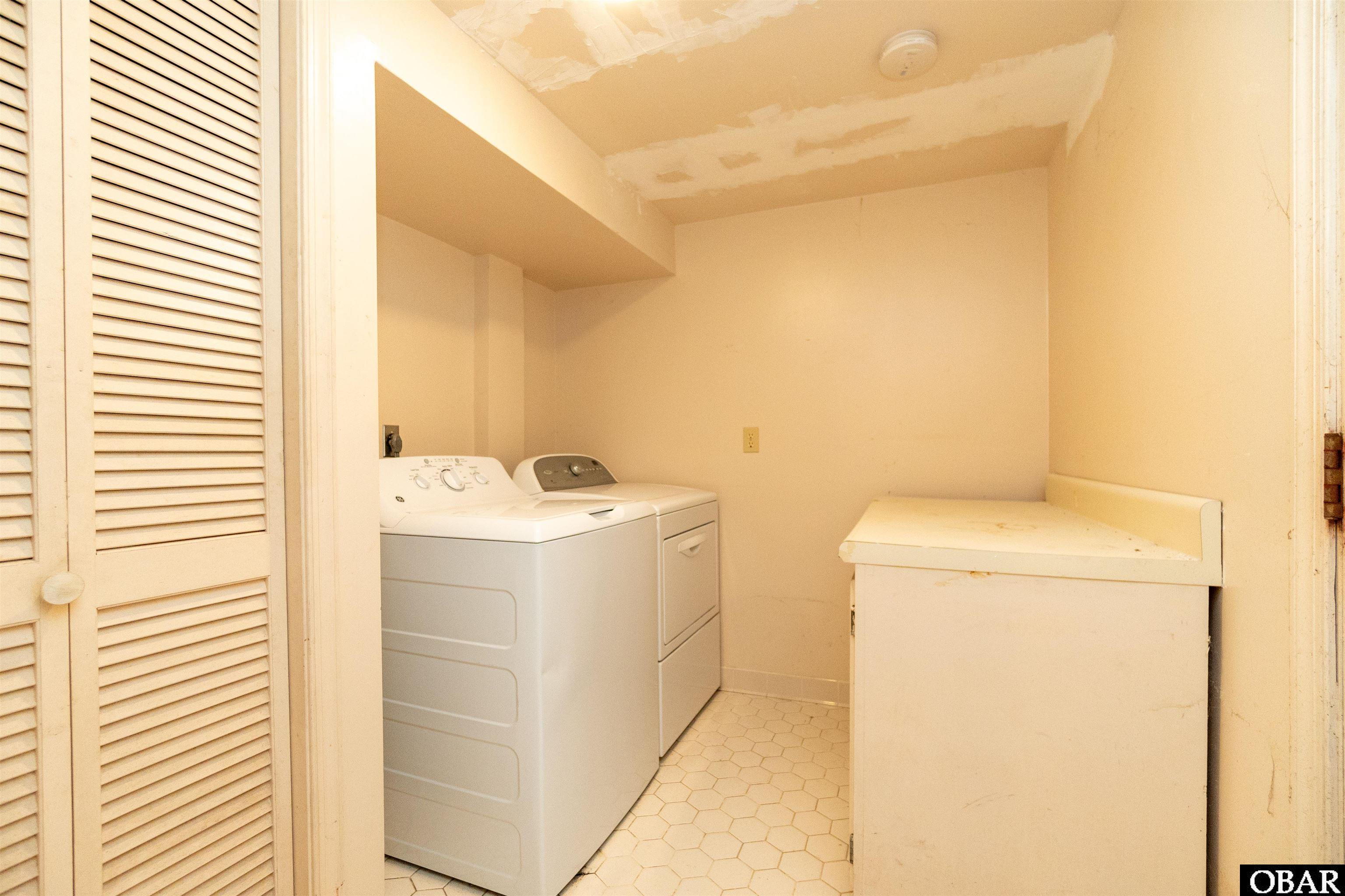 228 Eden Street, Kill Devil Hills, NC 27948, 2 Bedrooms Bedrooms, ,3 BathroomsBathrooms,Residential,For sale,Eden Street,127223