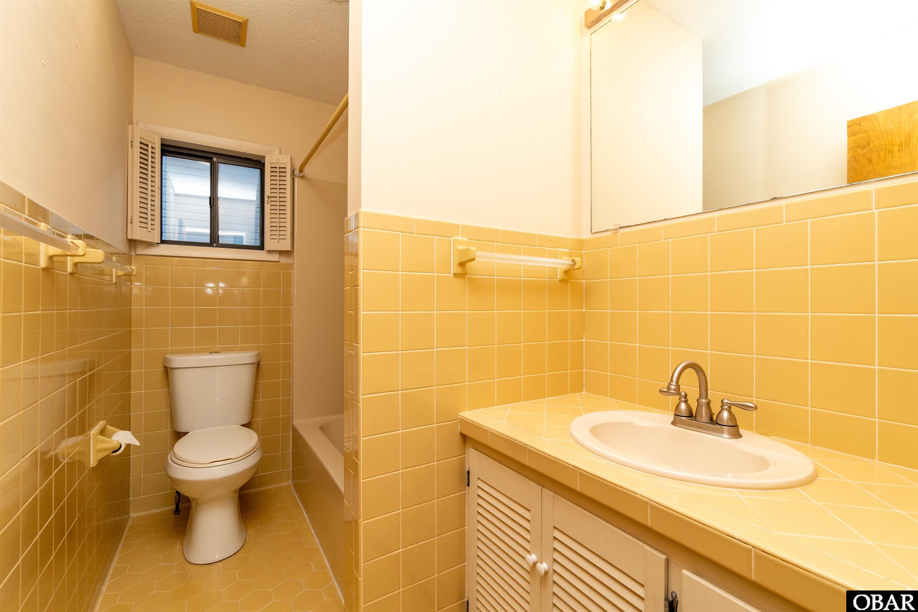 228 Eden Street, Kill Devil Hills, NC 27948, 2 Bedrooms Bedrooms, ,3 BathroomsBathrooms,Residential,For sale,Eden Street,127223