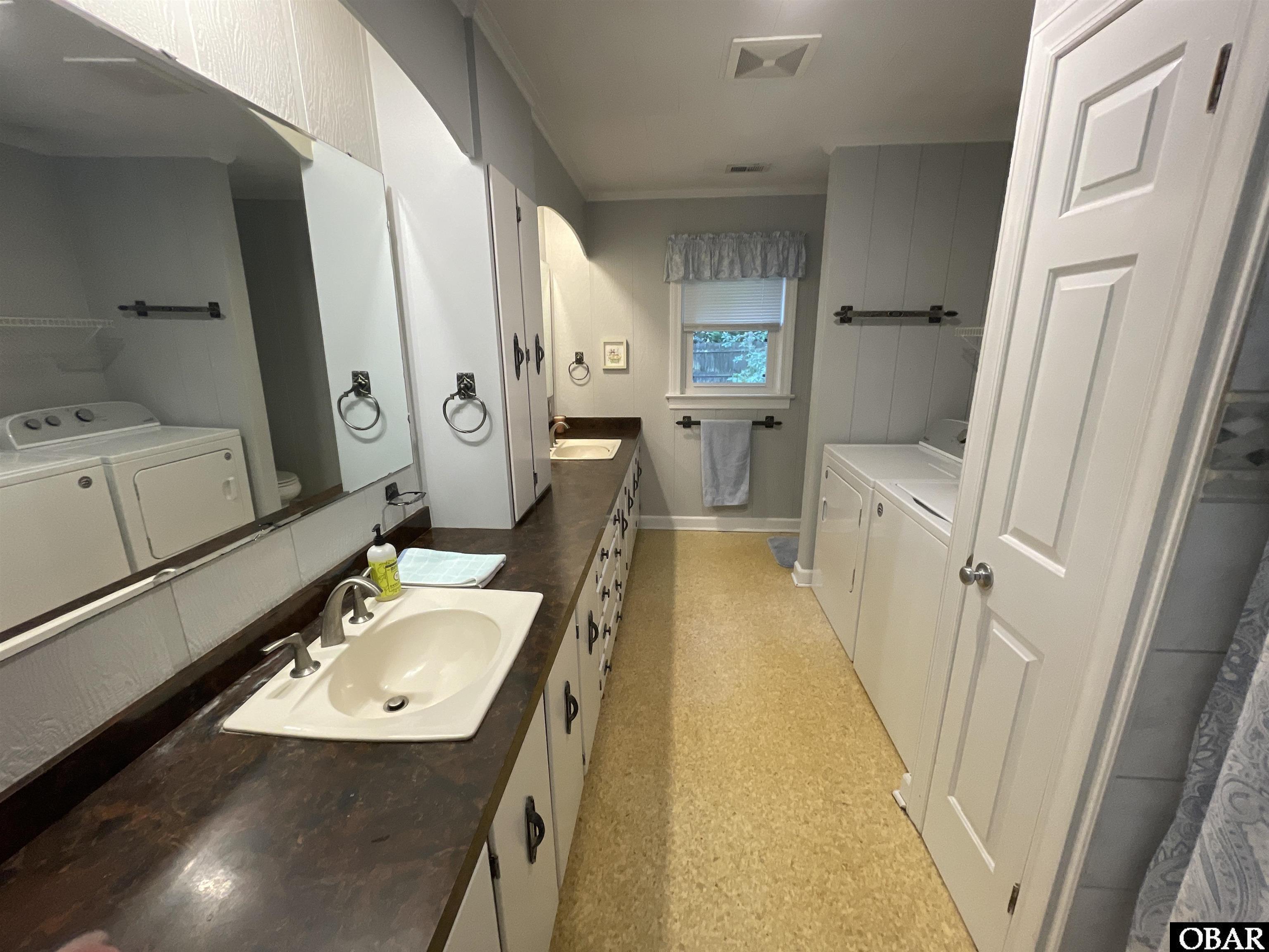 1006 Burnside Road, Manteo, NC 27954, 3 Bedrooms Bedrooms, ,3 BathroomsBathrooms,Residential,For sale,Burnside Road,127228