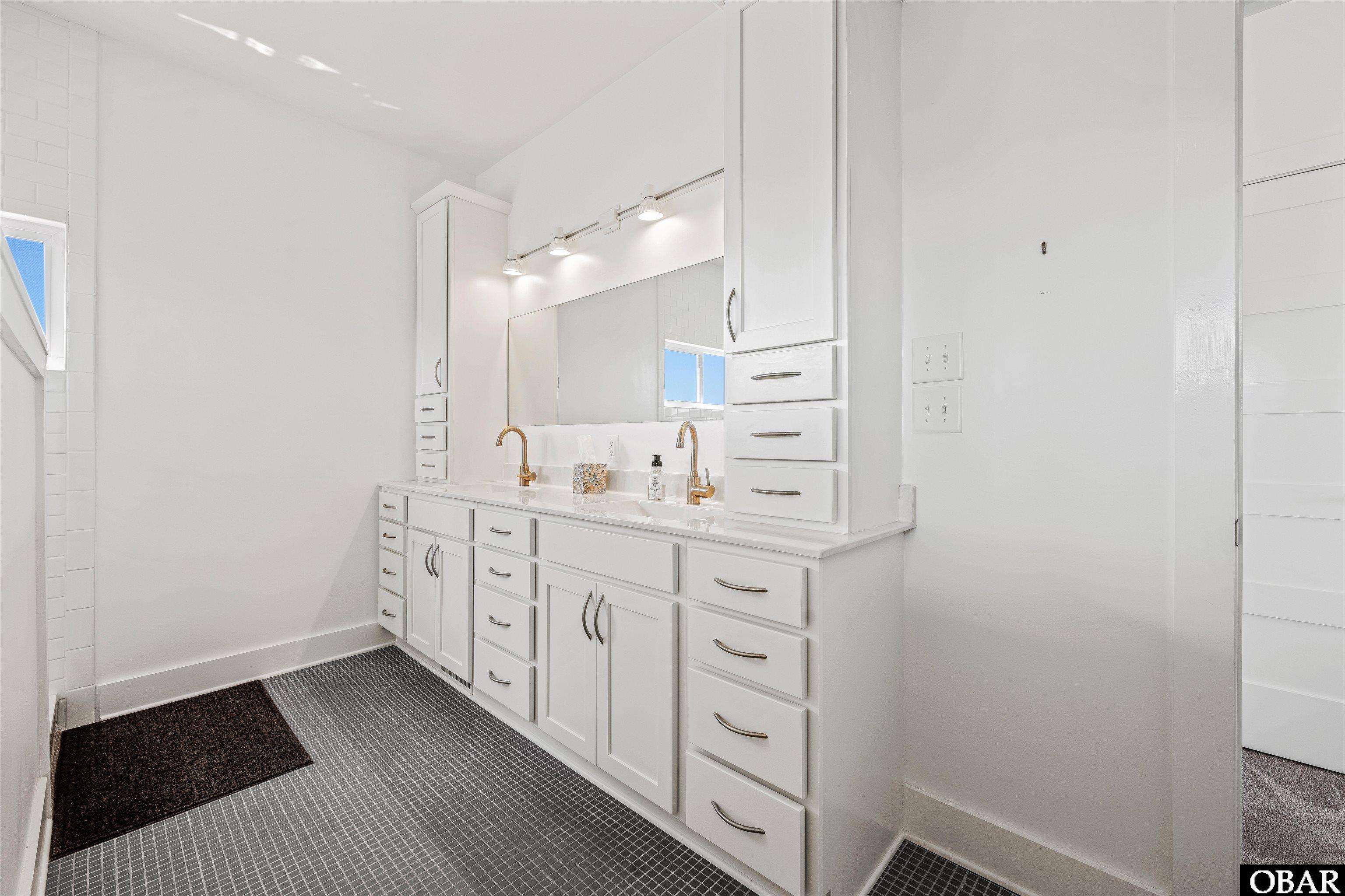 1686 Sandfiddler Road, Corolla, NC 27927, 3 Bedrooms Bedrooms, ,2 BathroomsBathrooms,Residential,For sale,Sandfiddler Road,127265