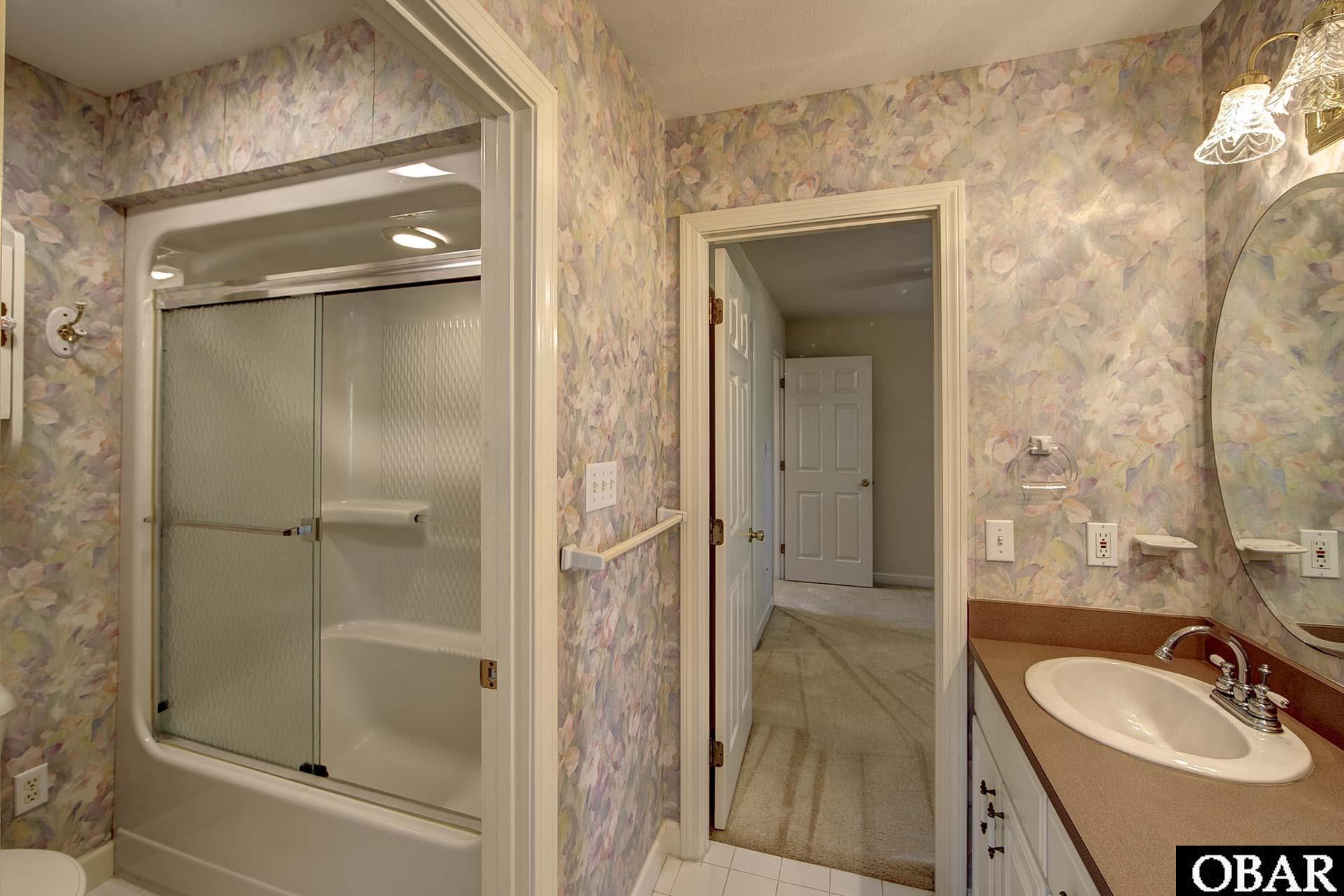 113 Robert Bruce Drive, Manteo, NC 27954, 5 Bedrooms Bedrooms, ,3 BathroomsBathrooms,Residential,For sale,Robert Bruce Drive,127307