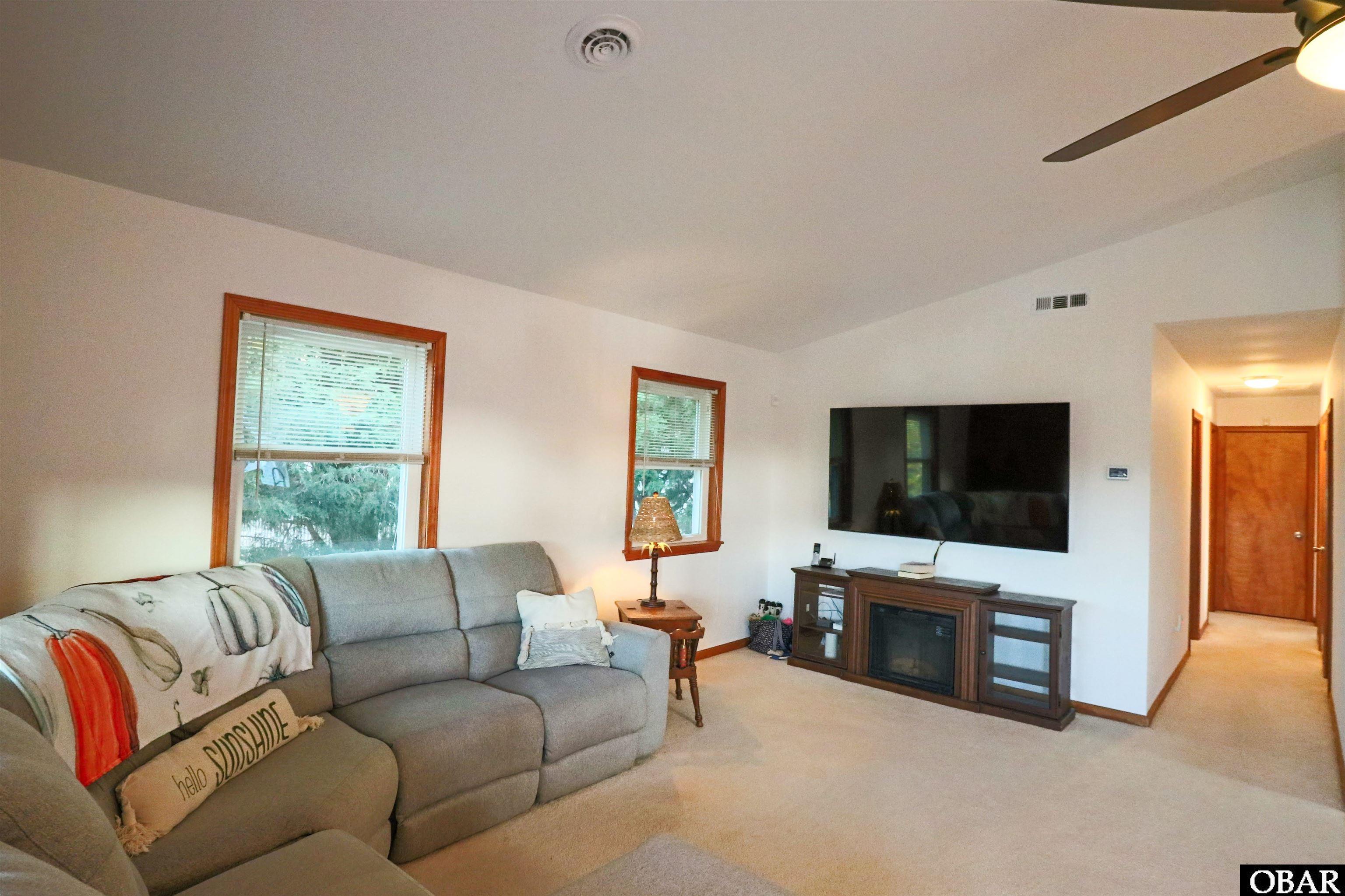 221 Broadbay Drive, Kill Devil Hills, NC 27948, 3 Bedrooms Bedrooms, ,2 BathroomsBathrooms,Residential,For sale,Broadbay Drive,127371