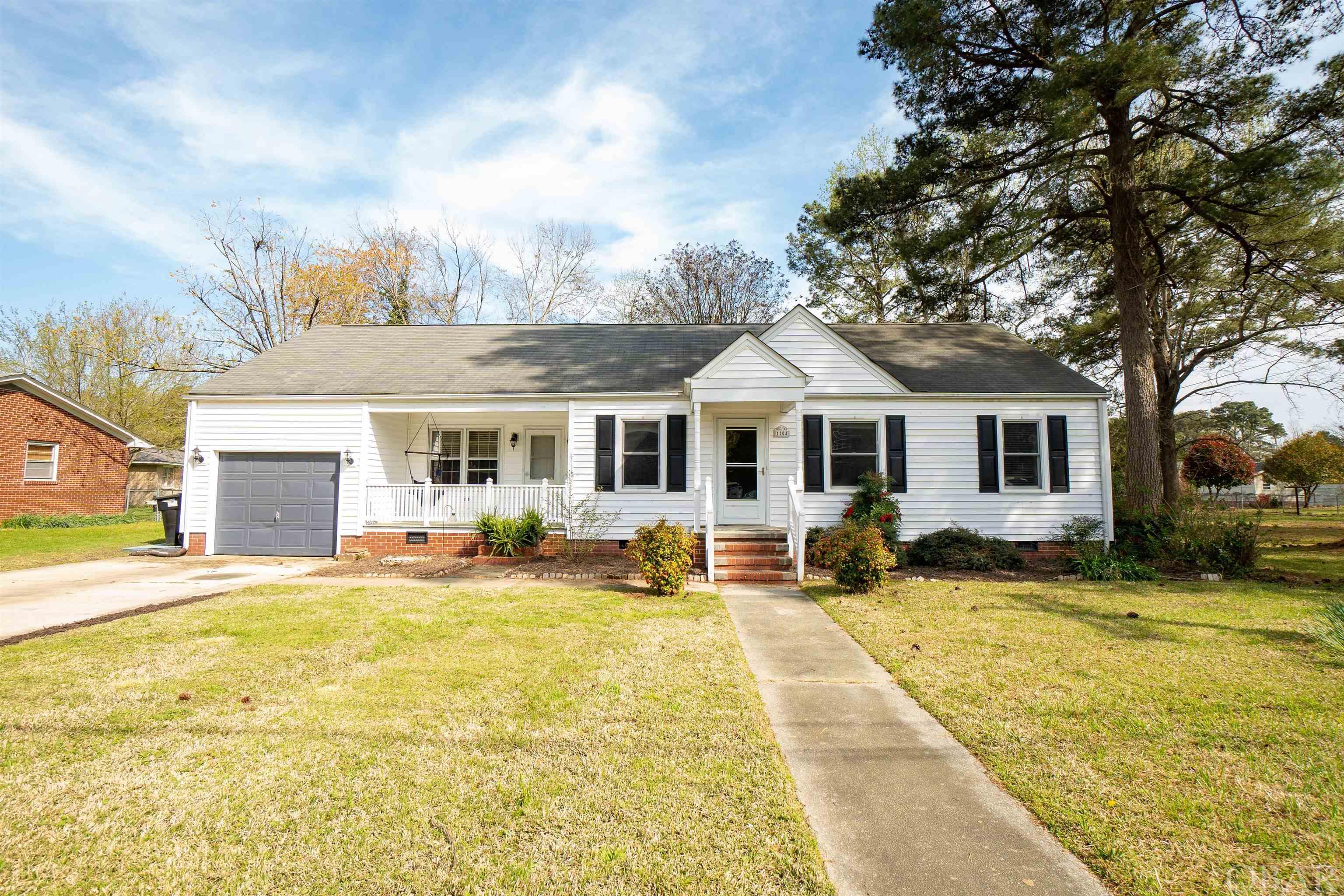 1704 Edgewood Drive, Elizabeth City, NC 27909, 3 Bedrooms Bedrooms, ,2 BathroomsBathrooms,Residential,For sale,Edgewood Drive,127379