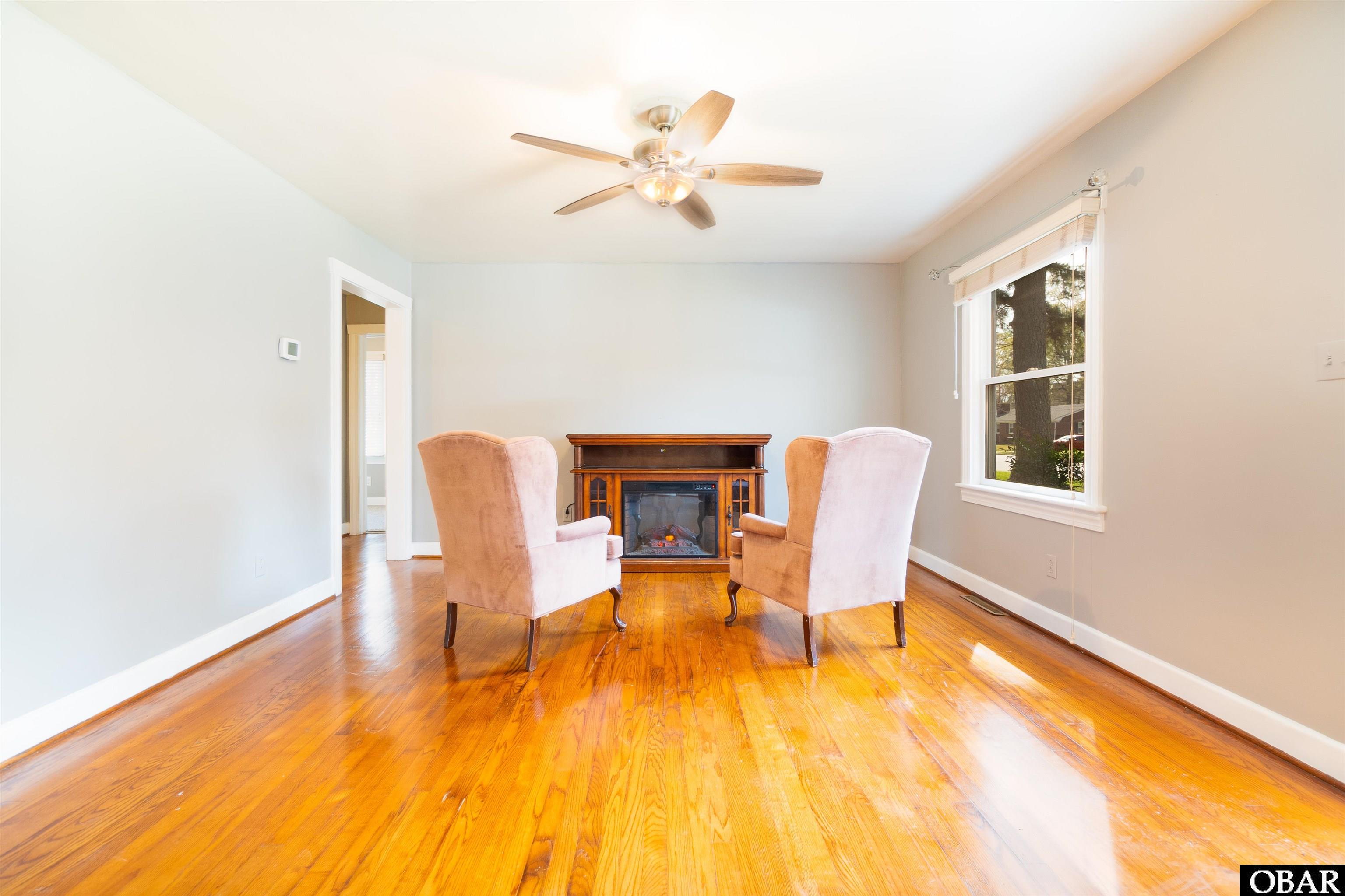1704 Edgewood Drive, Elizabeth City, NC 27909, 3 Bedrooms Bedrooms, ,2 BathroomsBathrooms,Residential,For sale,Edgewood Drive,127379