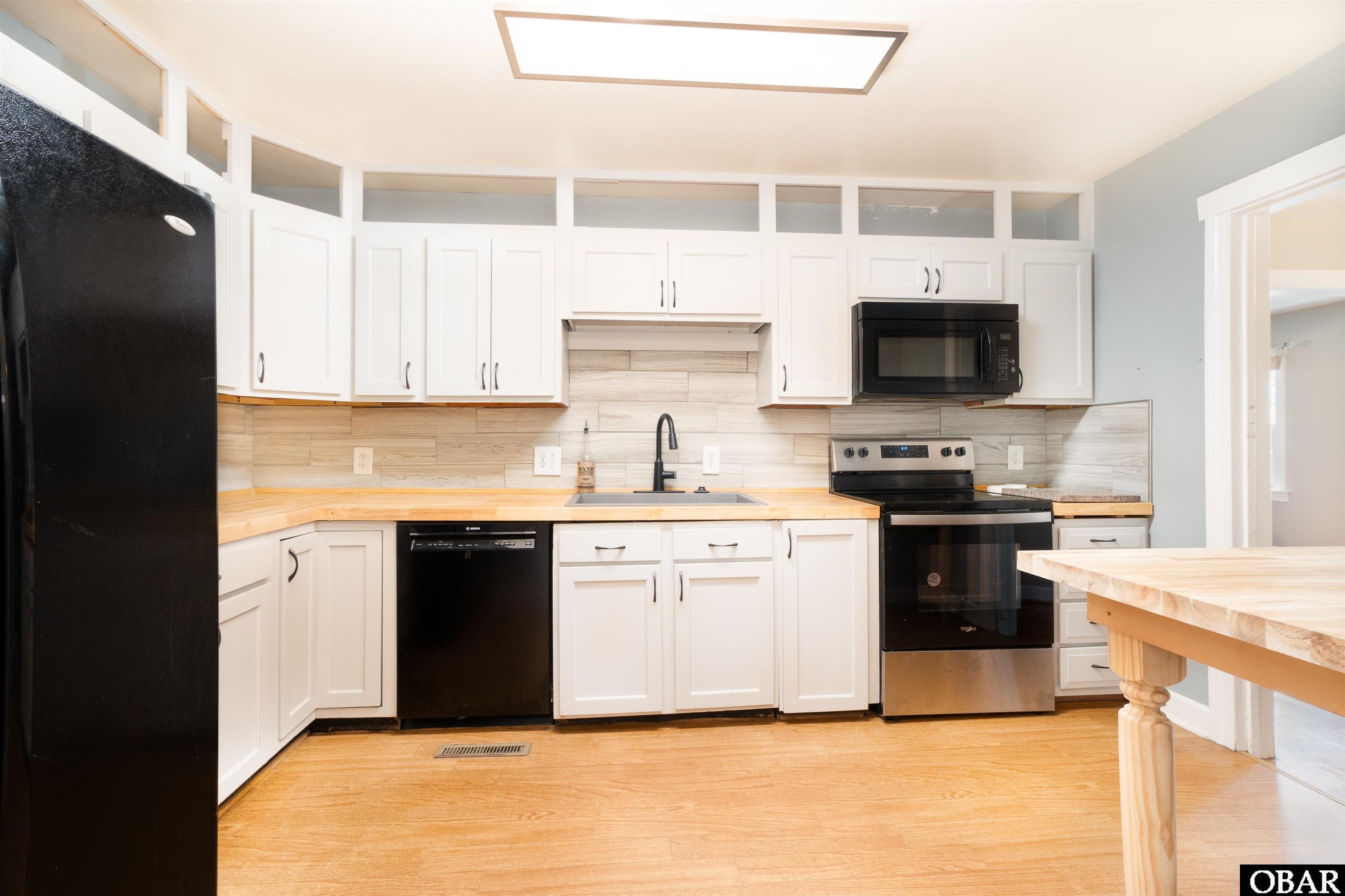 1704 Edgewood Drive, Elizabeth City, NC 27909, 3 Bedrooms Bedrooms, ,2 BathroomsBathrooms,Residential,For sale,Edgewood Drive,127379