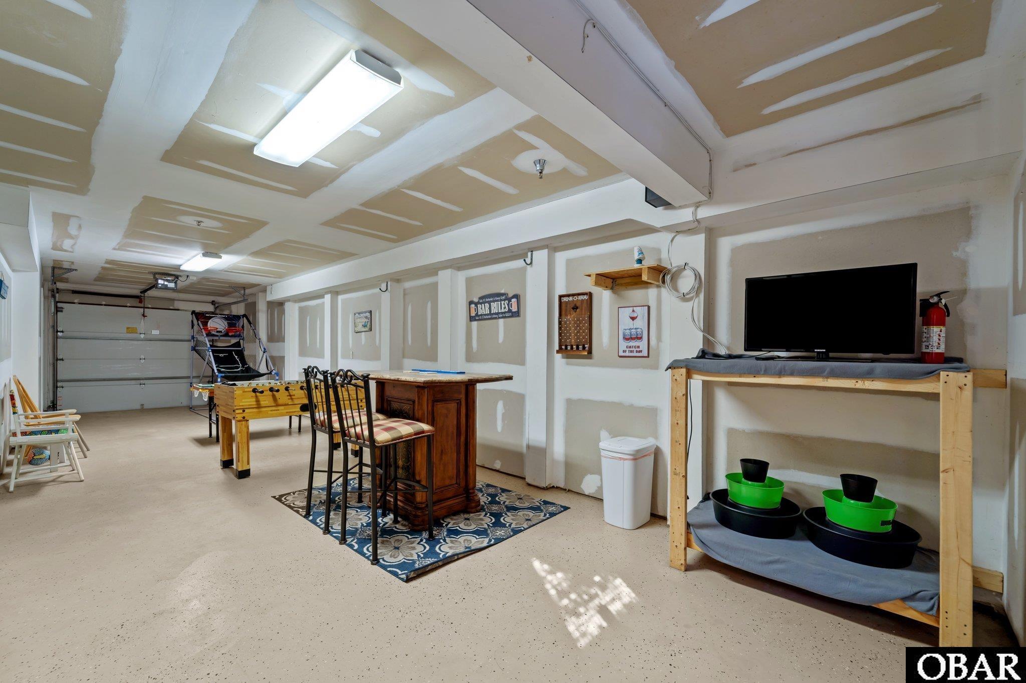 1108 Cambridge Road, Kill Devil Hills, NC 27948, 2 Bedrooms Bedrooms, ,2 BathroomsBathrooms,Residential,For sale,Cambridge Road,127397