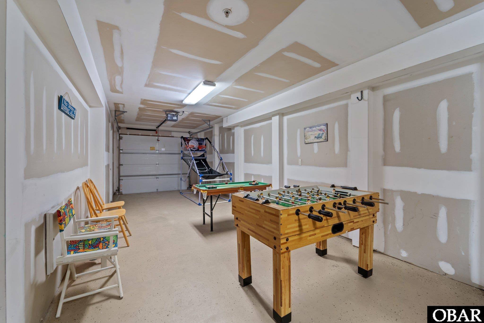 1108 Cambridge Road, Kill Devil Hills, NC 27948, 2 Bedrooms Bedrooms, ,2 BathroomsBathrooms,Residential,For sale,Cambridge Road,127397