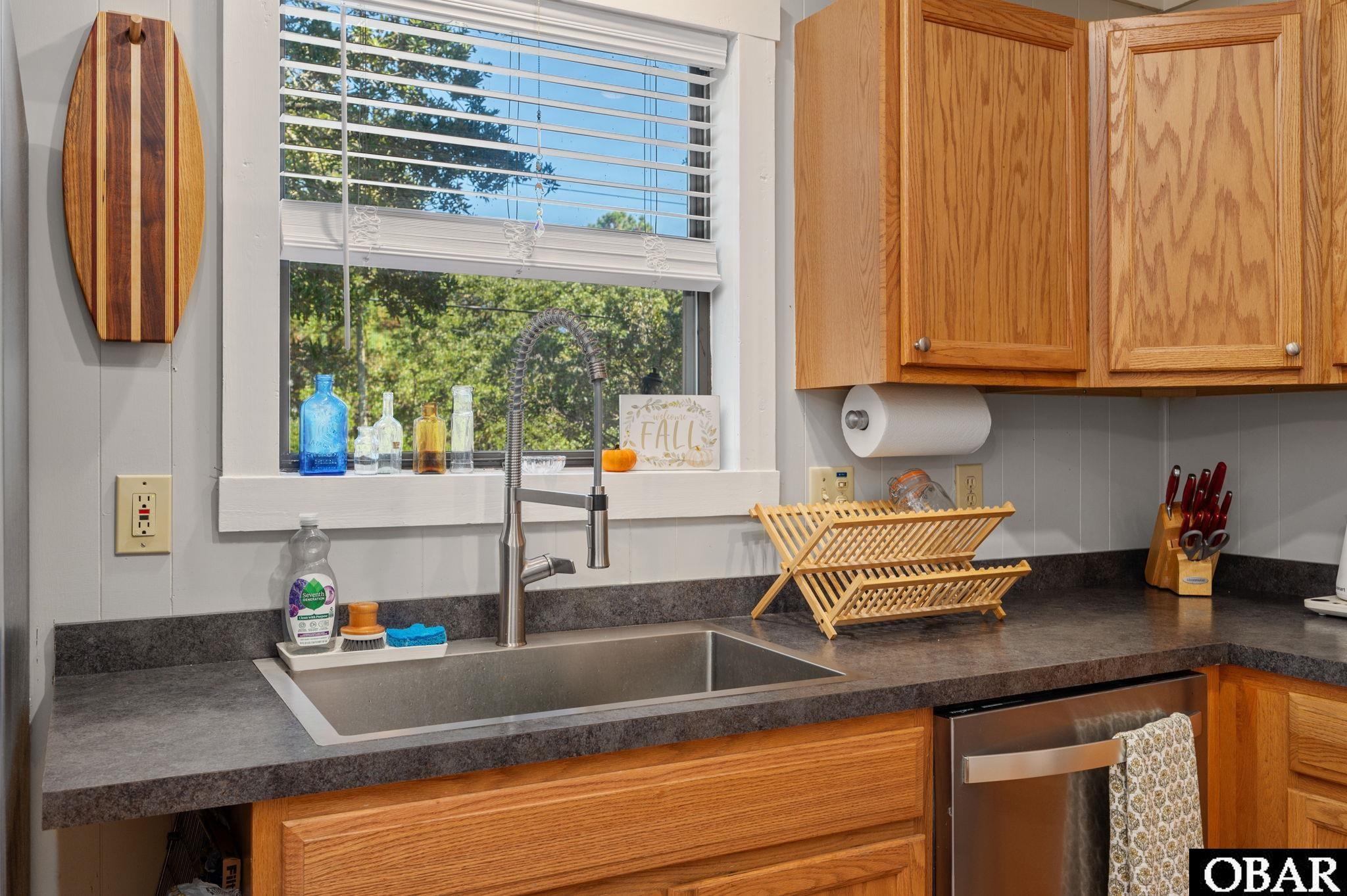 1718 Sea Swept Road, Kill Devil Hills, NC 27948, 2 Bedrooms Bedrooms, ,2 BathroomsBathrooms,Residential,For sale,Sea Swept Road,127427