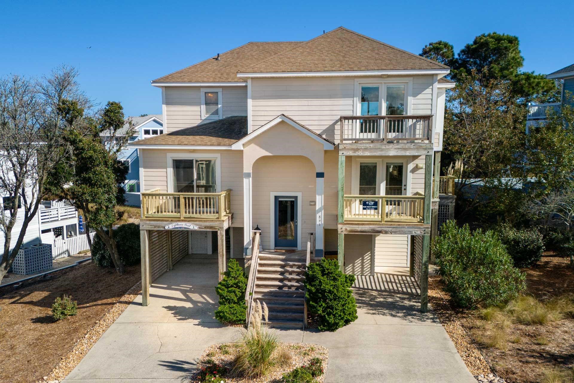 841 Golden Bluff Way 