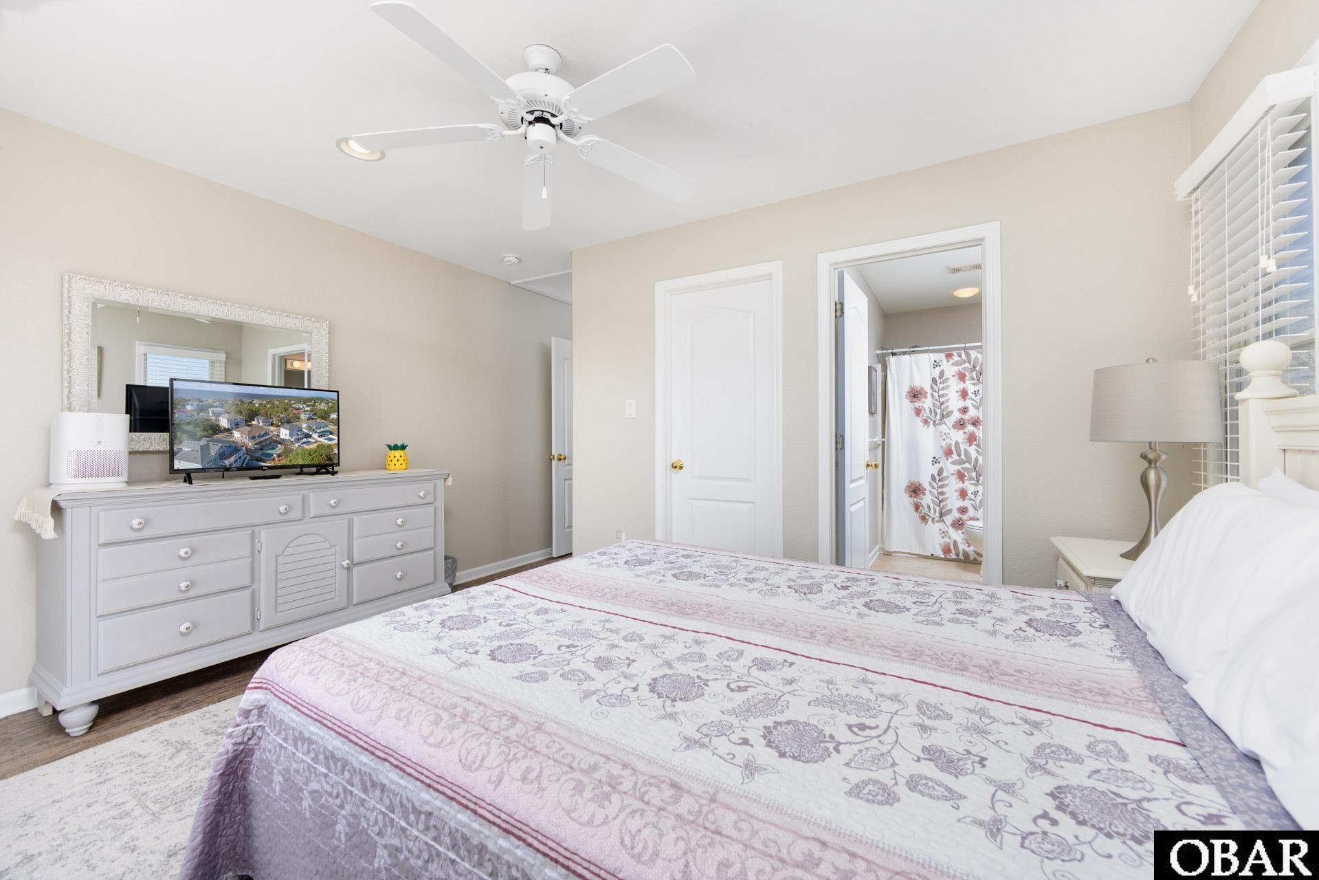 841 Golden Bluff Way, Corolla, NC 27927, 6 Bedrooms Bedrooms, ,5 BathroomsBathrooms,Residential,For sale,Golden Bluff Way,127444