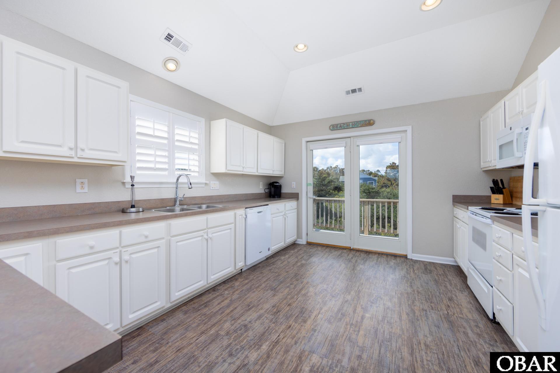 841 Golden Bluff Way, Corolla, NC 27927, 6 Bedrooms Bedrooms, ,5 BathroomsBathrooms,Residential,For sale,Golden Bluff Way,127444