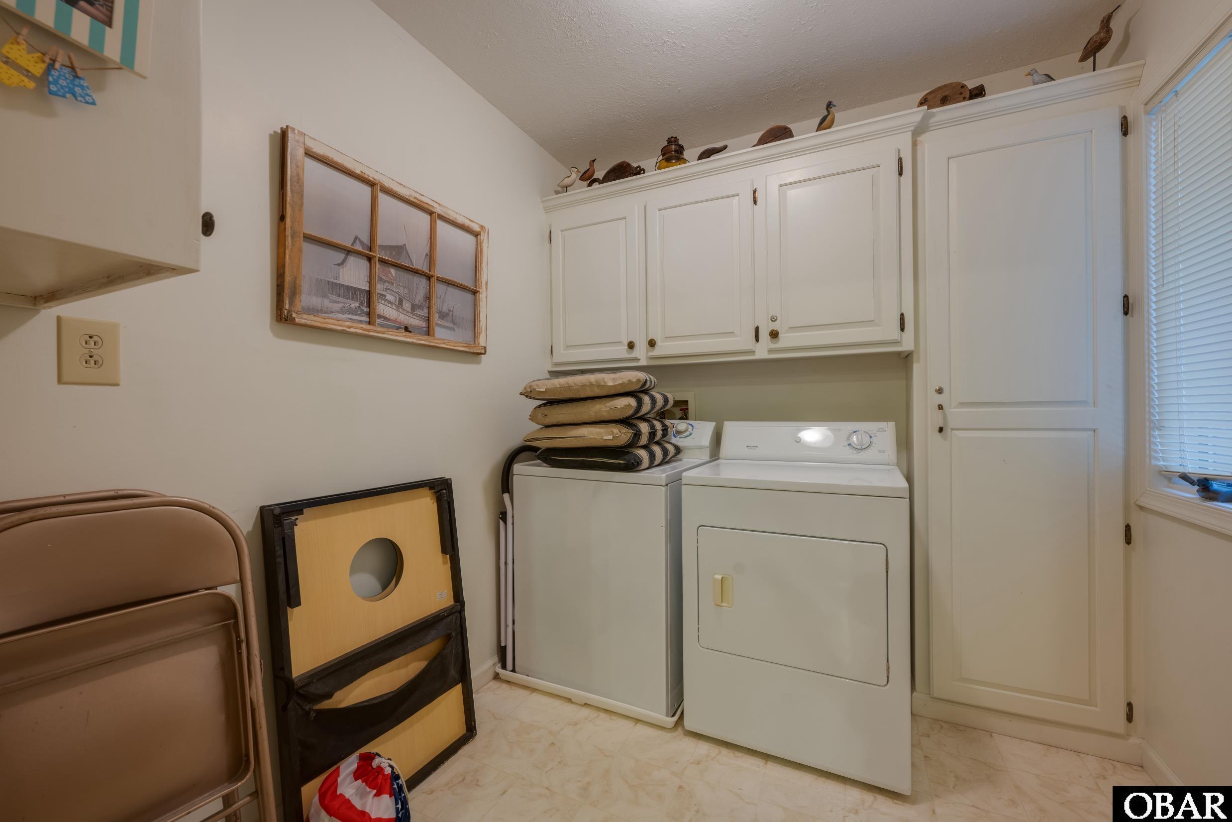 198 Duck Road, Southern Shores, NC 27949, 3 Bedrooms Bedrooms, ,2 BathroomsBathrooms,Residential,For sale,Duck Road,127449