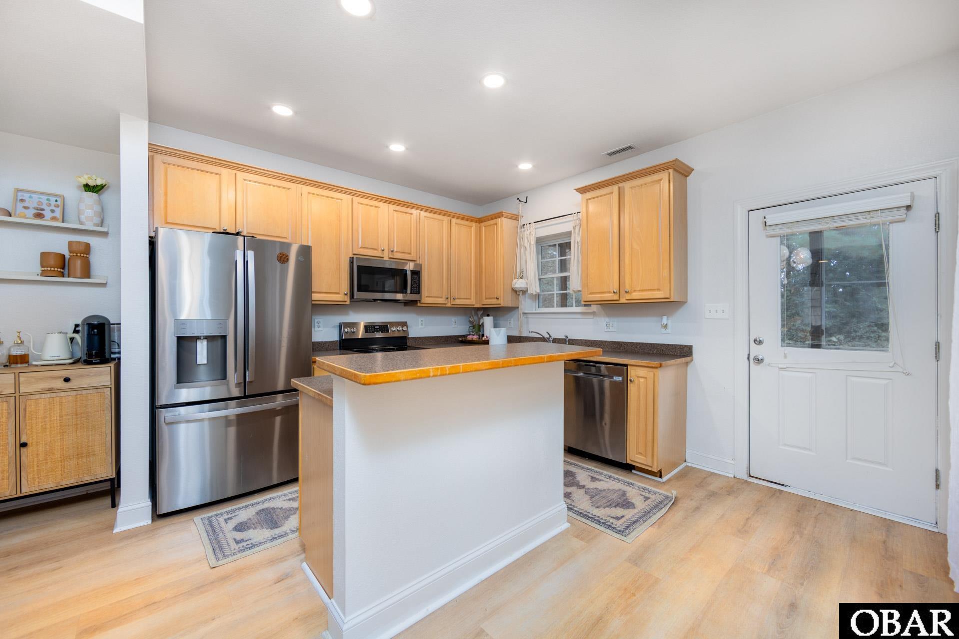 37 Foxwood Circle, Kitty Hawk, NC 27949, 3 Bedrooms Bedrooms, ,2 BathroomsBathrooms,Residential,For sale,Foxwood Circle,127491
