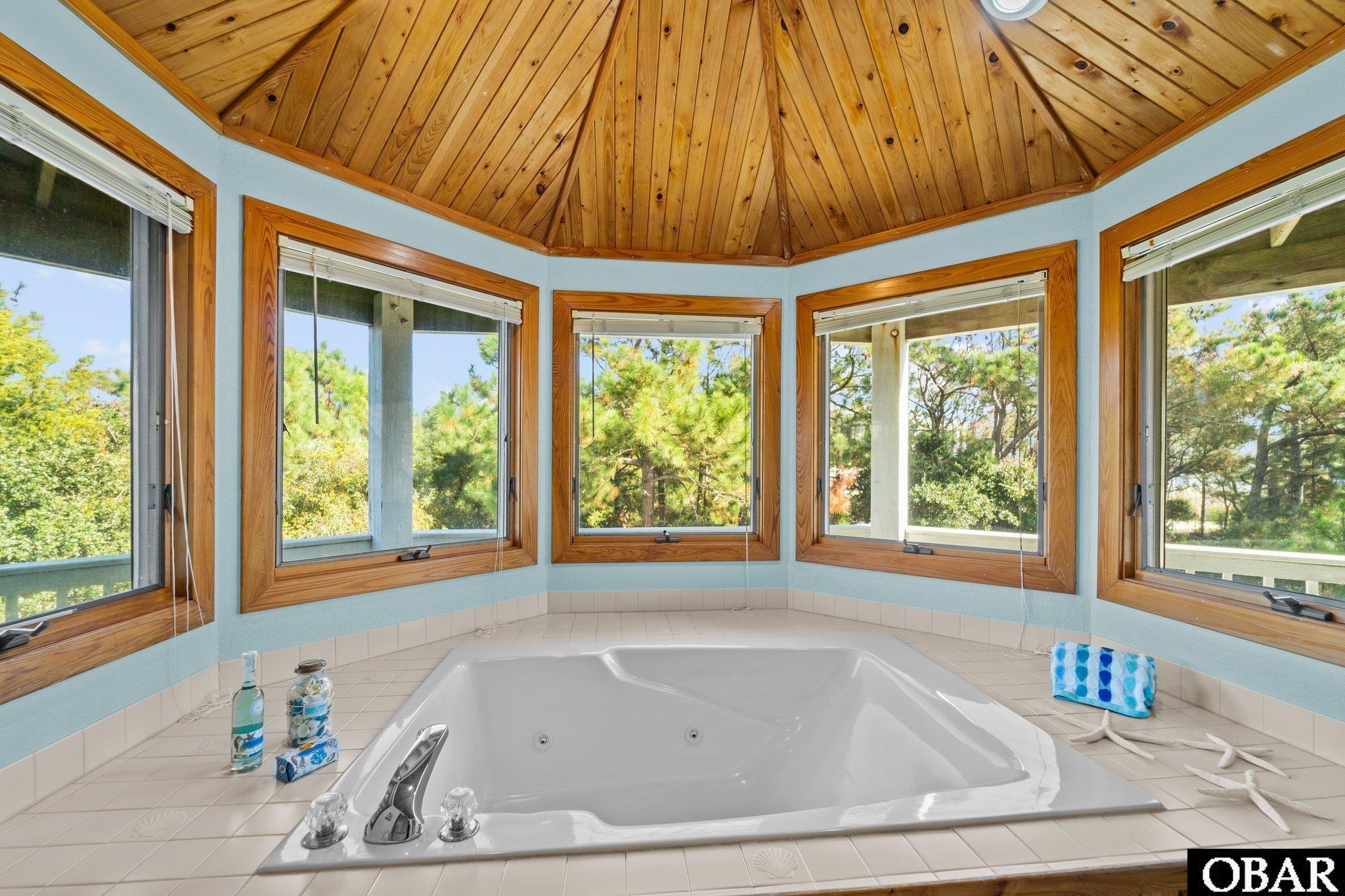 1079 Whalehead Drive, Currituck, NC 27927, 5 Bedrooms Bedrooms, ,4 BathroomsBathrooms,Residential,For sale,Whalehead Drive,127493
