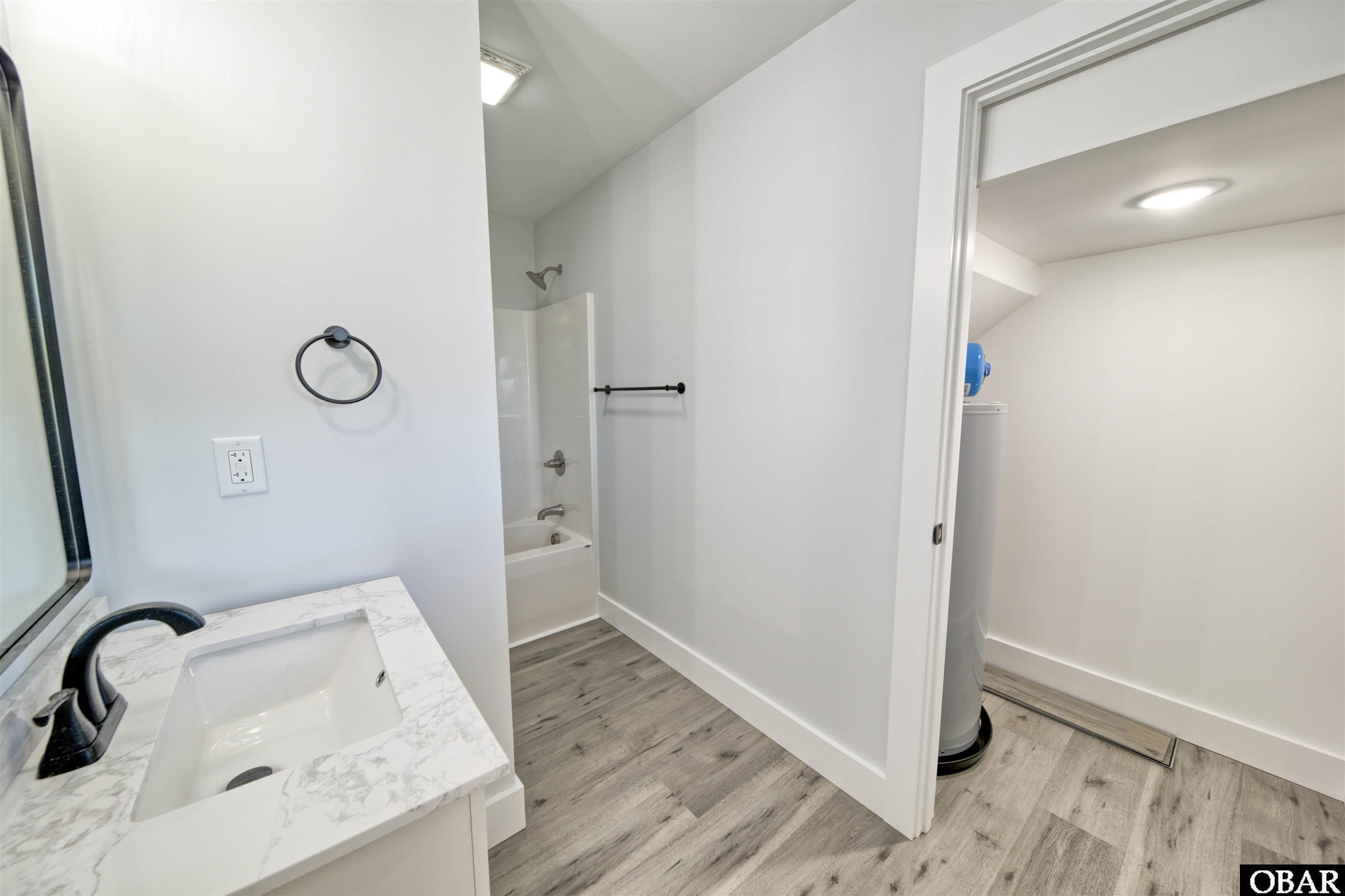 56185 Cedar Ave, Hatteras, NC 27943, 2 Bedrooms Bedrooms, ,2 BathroomsBathrooms,Residential,For sale,Cedar Ave,127496