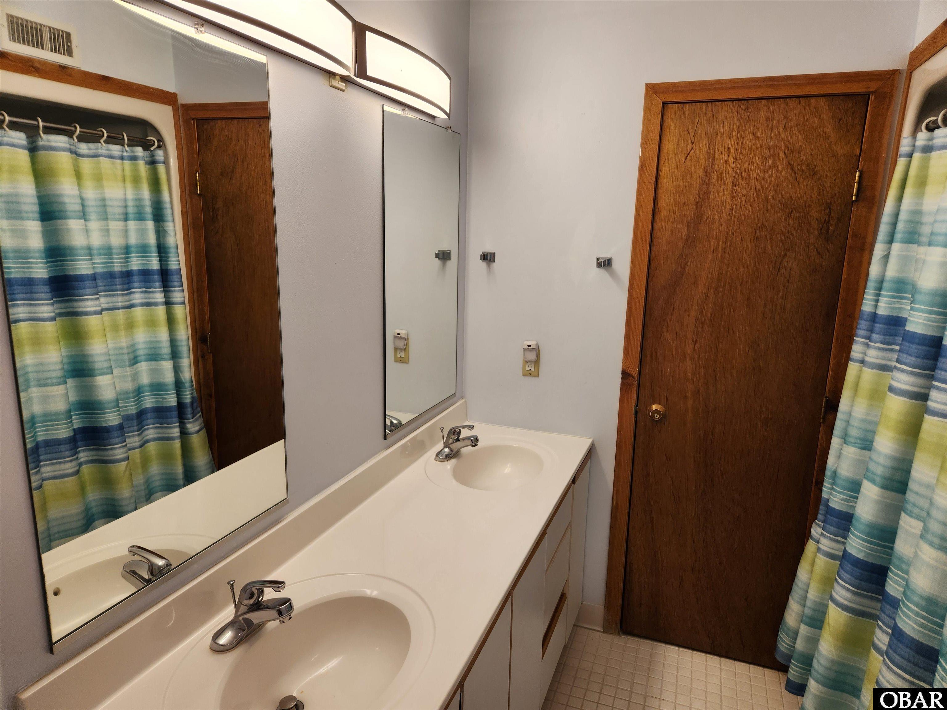 46215 Tower Circle Road, Buxton, NC 27920, 5 Bedrooms Bedrooms, ,5 BathroomsBathrooms,Residential,For sale,Tower Circle Road,127497