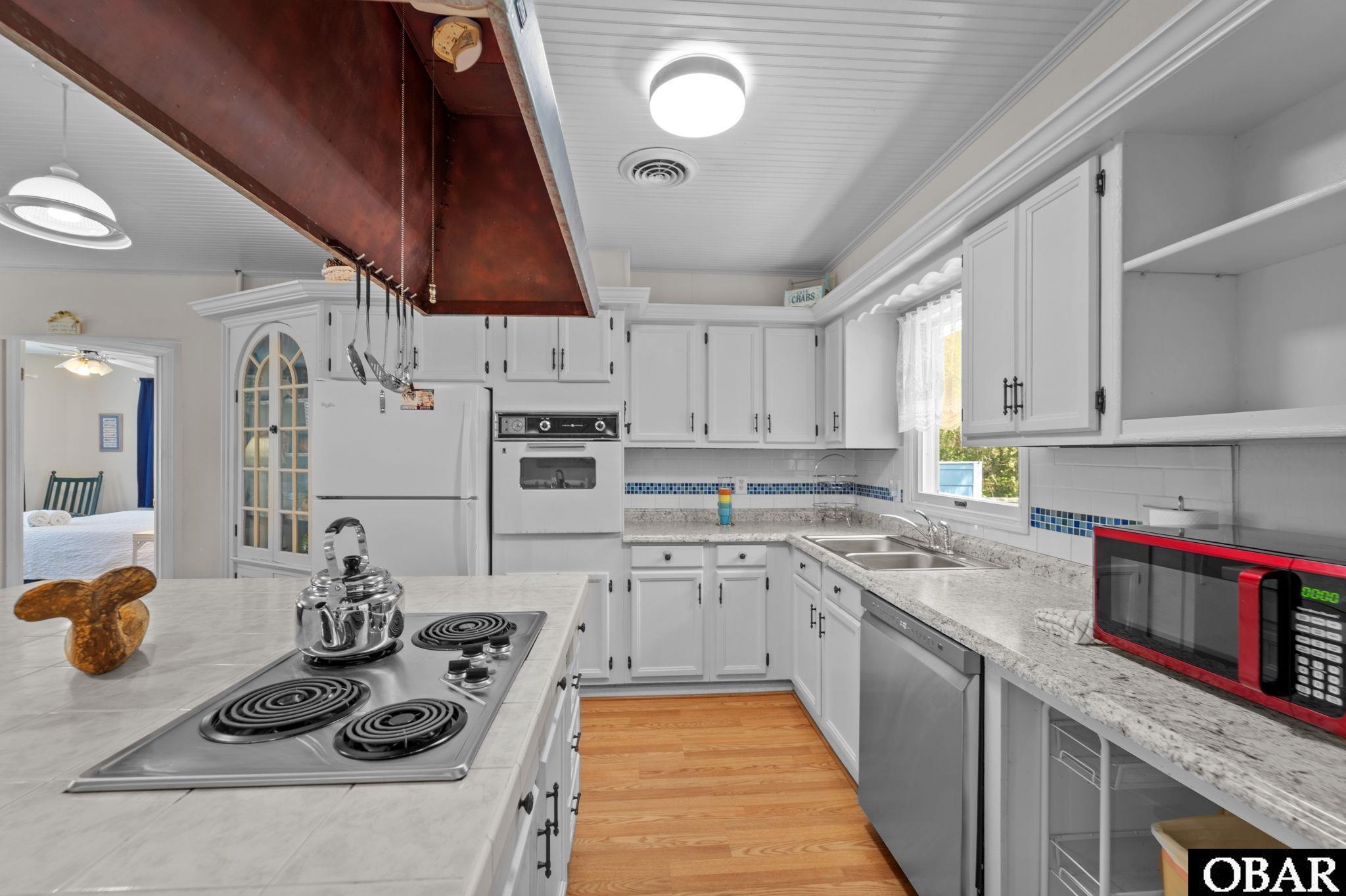 15 Seventh Avenue, Southern Shores, NC 27949, 5 Bedrooms Bedrooms, ,3 BathroomsBathrooms,Residential,For sale,Seventh Avenue,127512