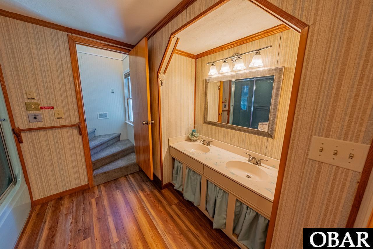 23289 Beacon Road, Rodanthe, NC 27968, 6 Bedrooms Bedrooms, ,4 BathroomsBathrooms,Residential,For sale,Beacon Road,127524