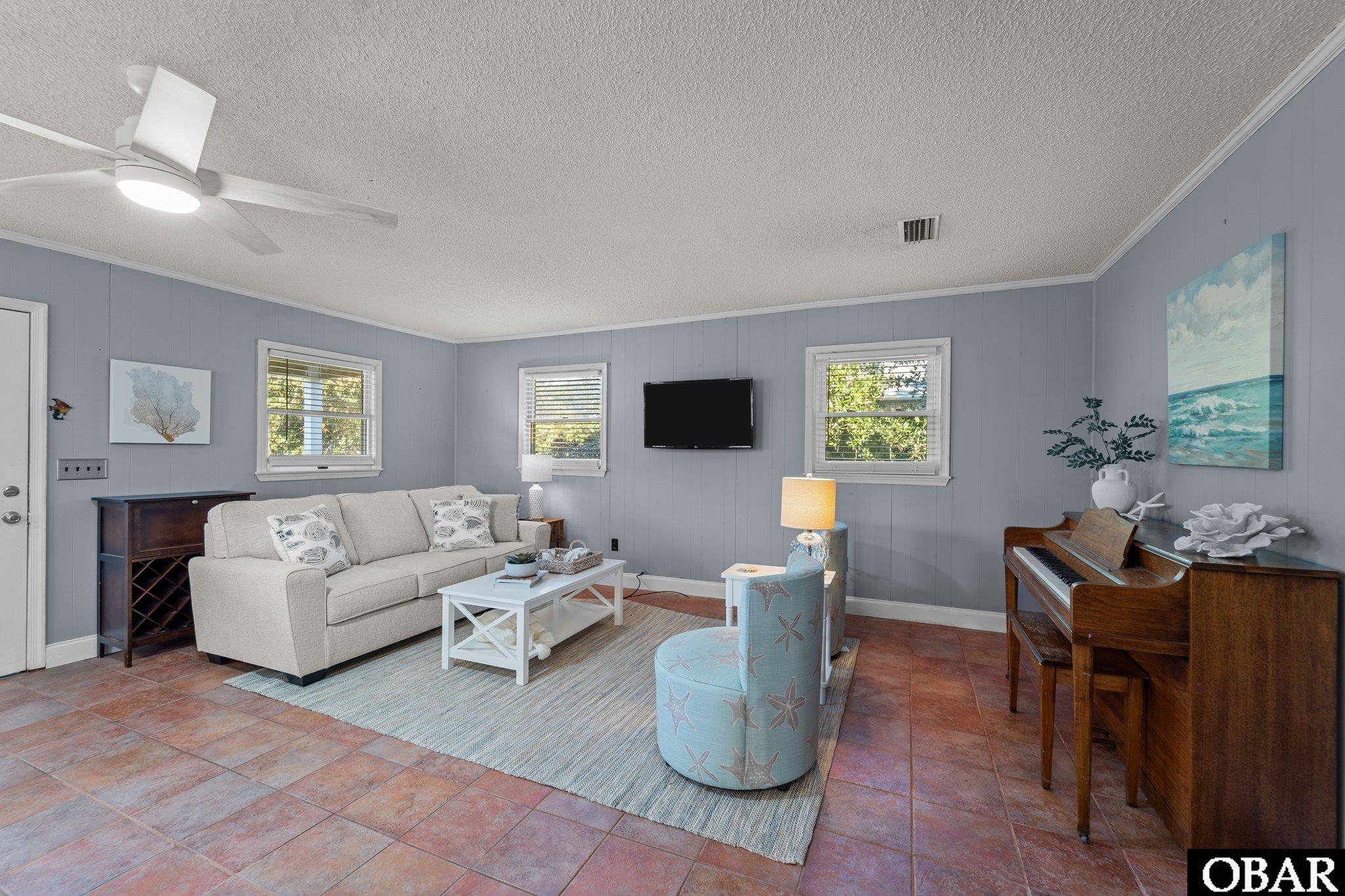 313 Wallace Street, Kill Devil Hills, NC 27948, 3 Bedrooms Bedrooms, ,2 BathroomsBathrooms,Residential,For sale,Wallace Street,127527