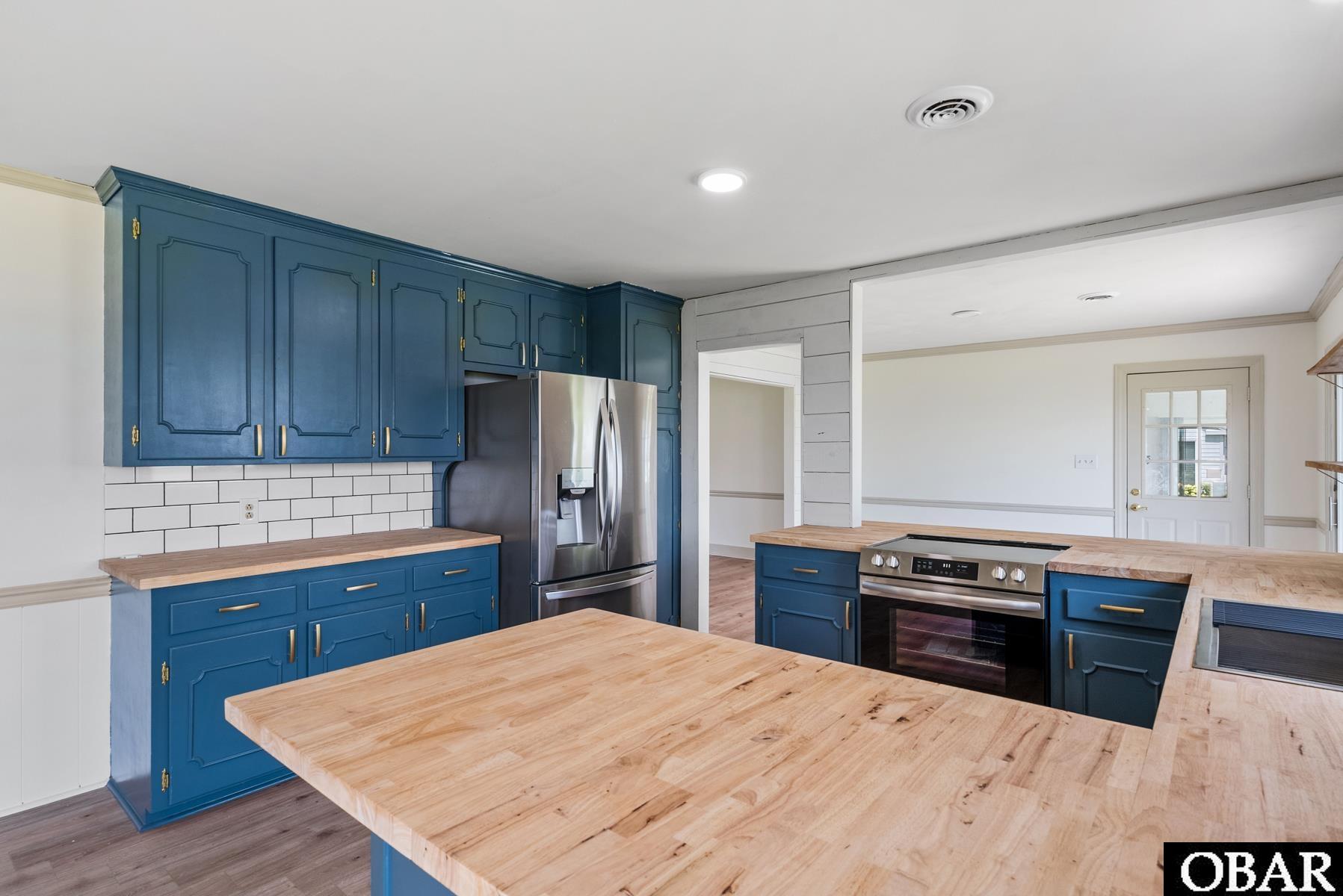 216 Bayshore Drive, Elizabeth City, NC 27909, 3 Bedrooms Bedrooms, ,2 BathroomsBathrooms,Residential,For sale,Bayshore Drive,127528
