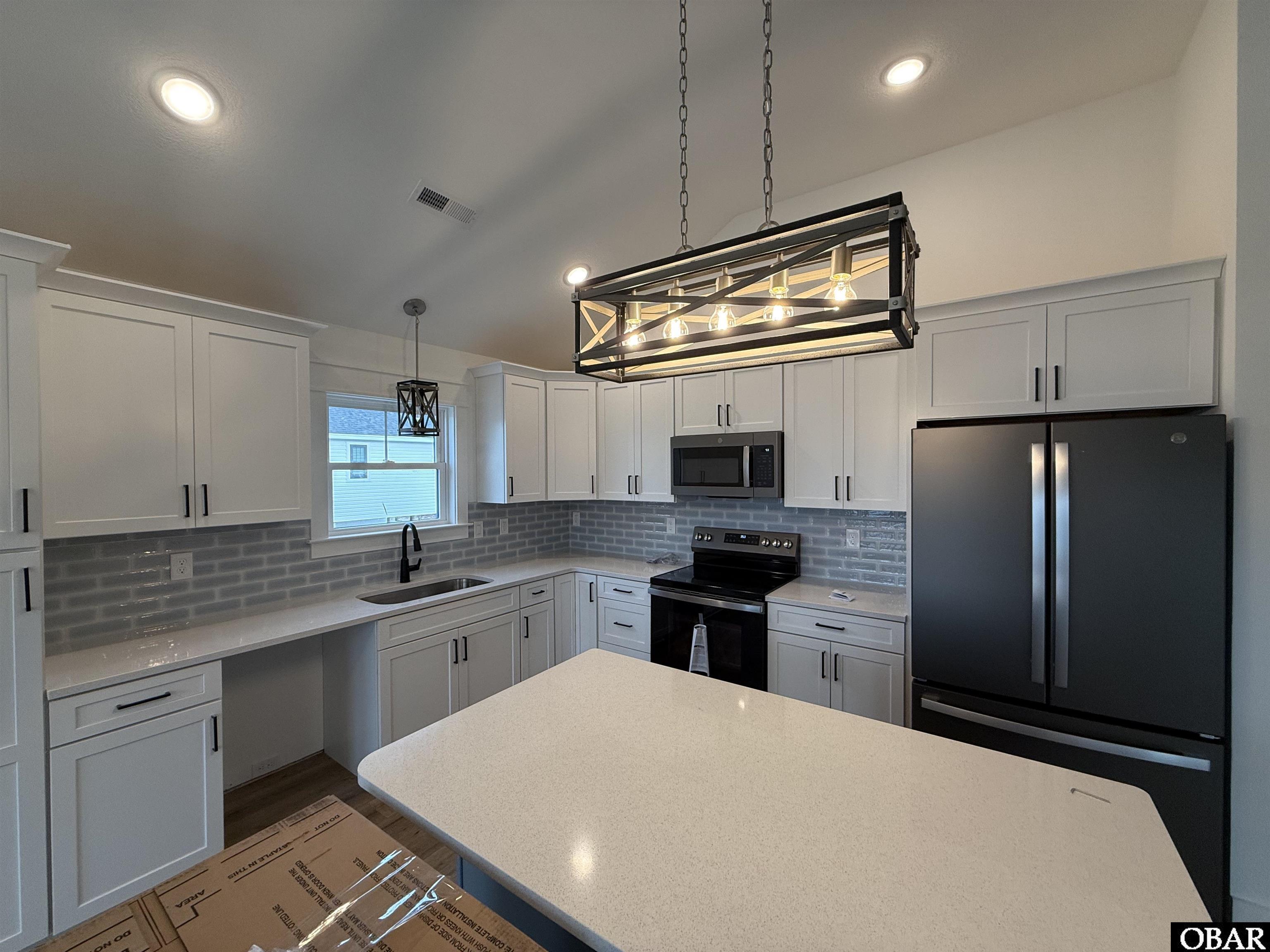 611 Palmetto Street, Kill Devil Hills, NC 27948, 4 Bedrooms Bedrooms, ,3 BathroomsBathrooms,Residential,For sale,Palmetto Street,127532