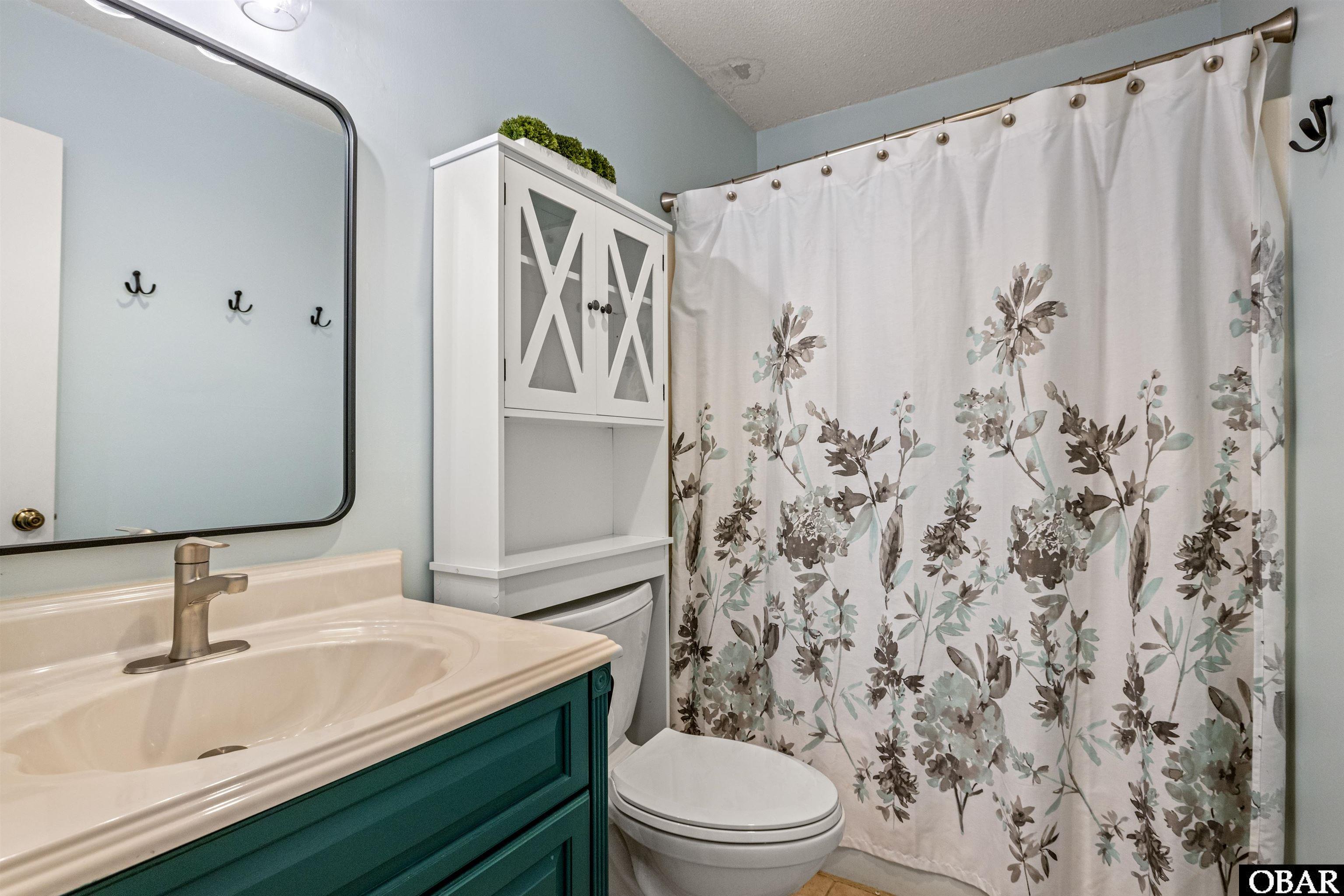 2035 Virginia Dare Trail, Kill Devil Hills, NC 27948, 2 Bedrooms Bedrooms, ,2 BathroomsBathrooms,Residential,For sale,Virginia Dare Trail,127548