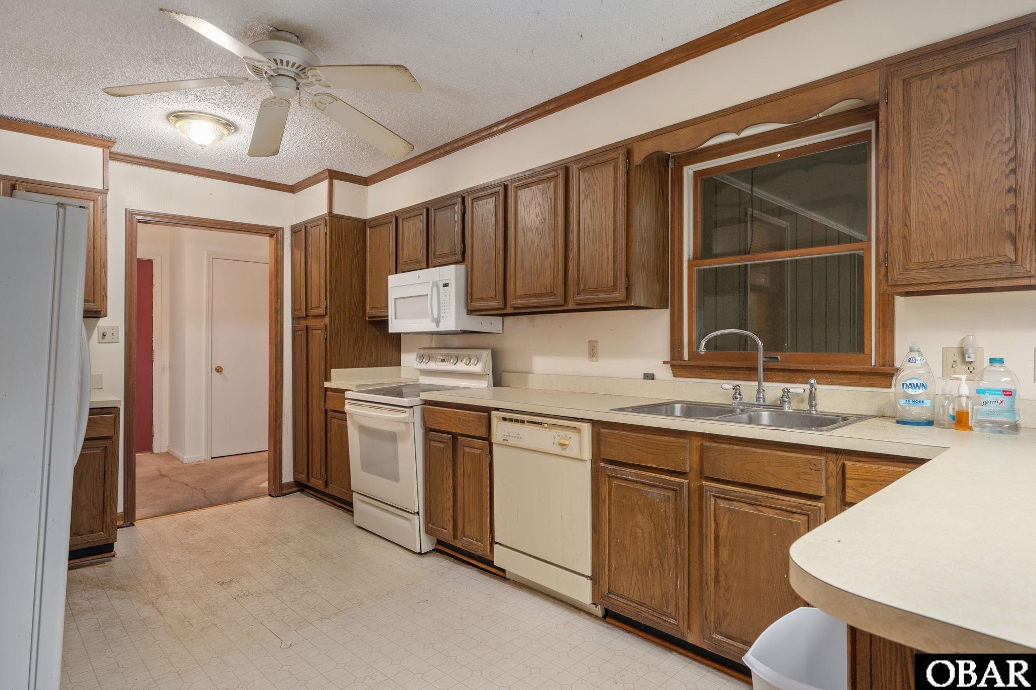512 Canal Drive, Kill Devil Hills, NC 27948, 3 Bedrooms Bedrooms, ,2 BathroomsBathrooms,Residential,For sale,Canal Drive,127557