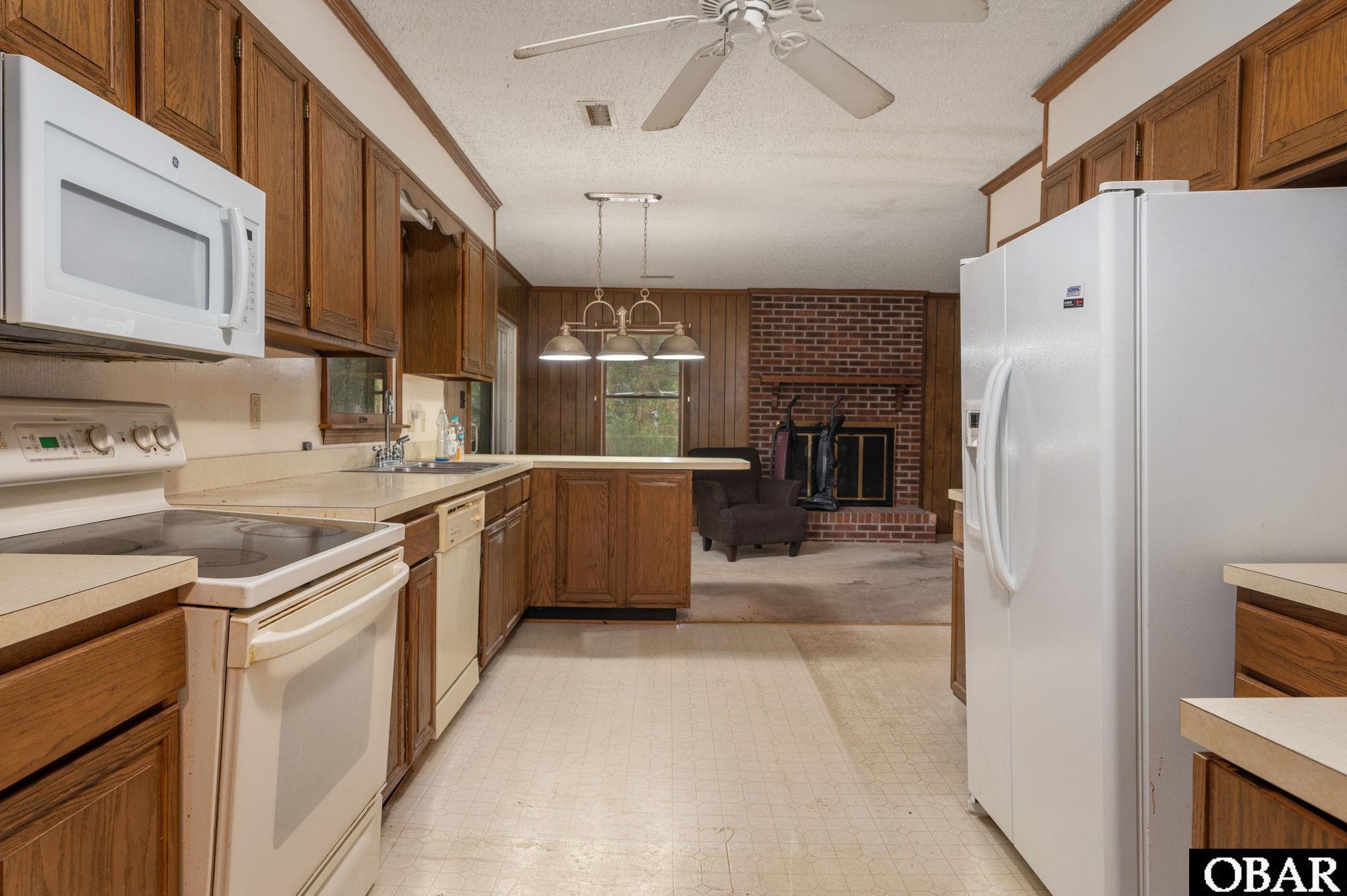 512 Canal Drive, Kill Devil Hills, NC 27948, 3 Bedrooms Bedrooms, ,2 BathroomsBathrooms,Residential,For sale,Canal Drive,127557