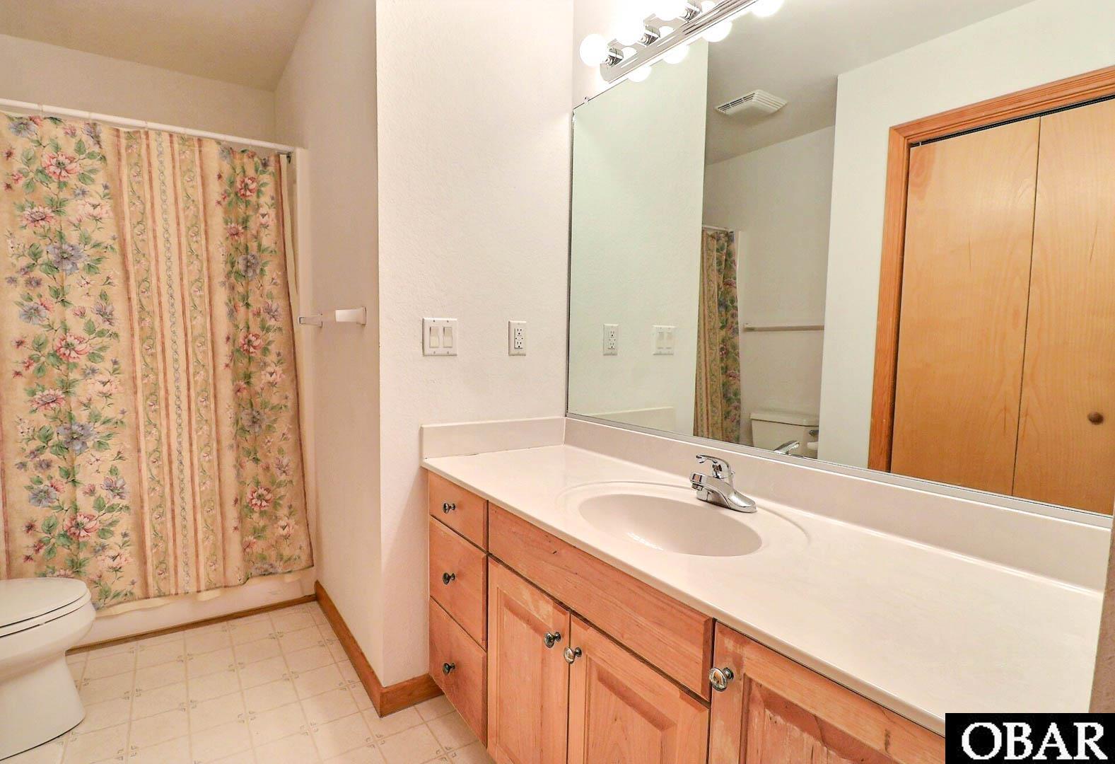 8 Third Avenue, Southern Shores, NC 27949, 5 Bedrooms Bedrooms, ,4 BathroomsBathrooms,Residential,For sale,Third Avenue,127566