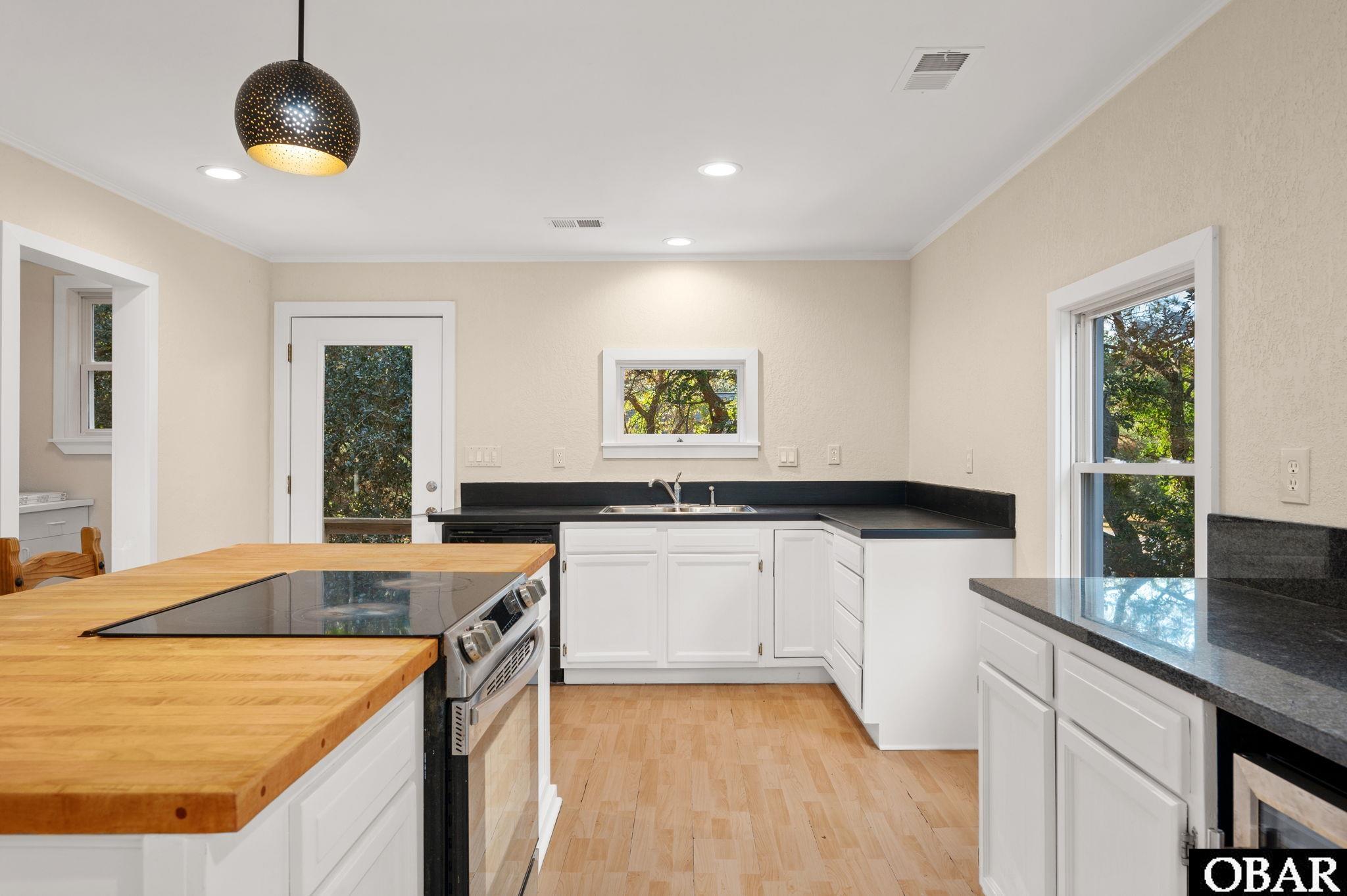 507 Airstrip Road, Kill Devil Hills, NC 27948, 4 Bedrooms Bedrooms, ,2 BathroomsBathrooms,Residential,For sale,Airstrip Road,127594
