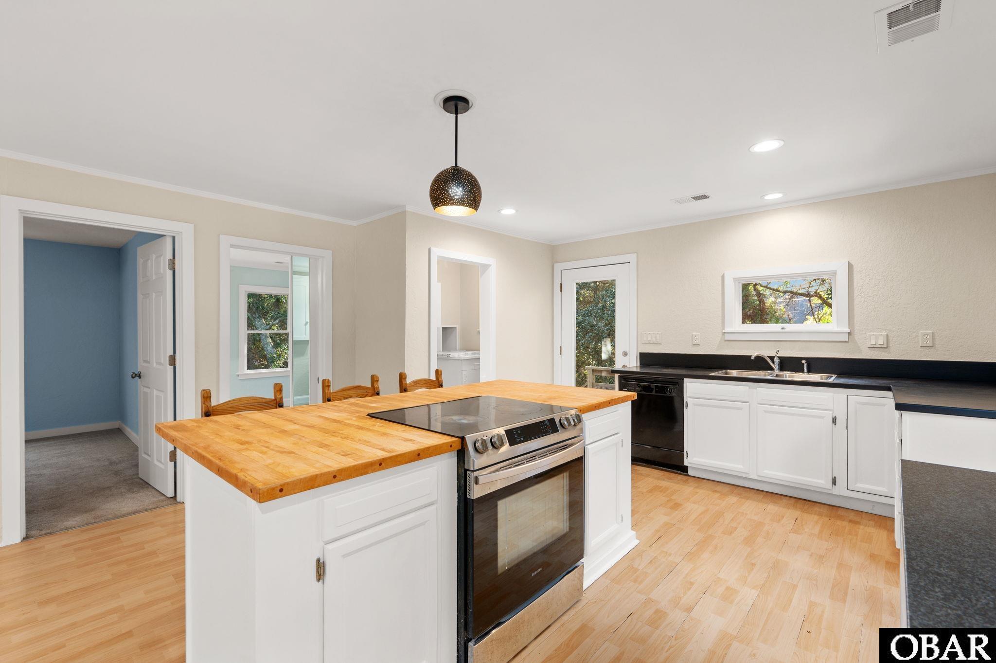 507 Airstrip Road, Kill Devil Hills, NC 27948, 4 Bedrooms Bedrooms, ,2 BathroomsBathrooms,Residential,For sale,Airstrip Road,127594