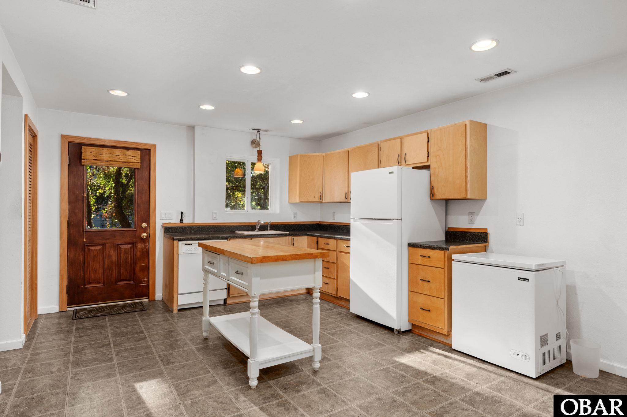 507 Airstrip Road, Kill Devil Hills, NC 27948, 4 Bedrooms Bedrooms, ,2 BathroomsBathrooms,Residential,For sale,Airstrip Road,127594