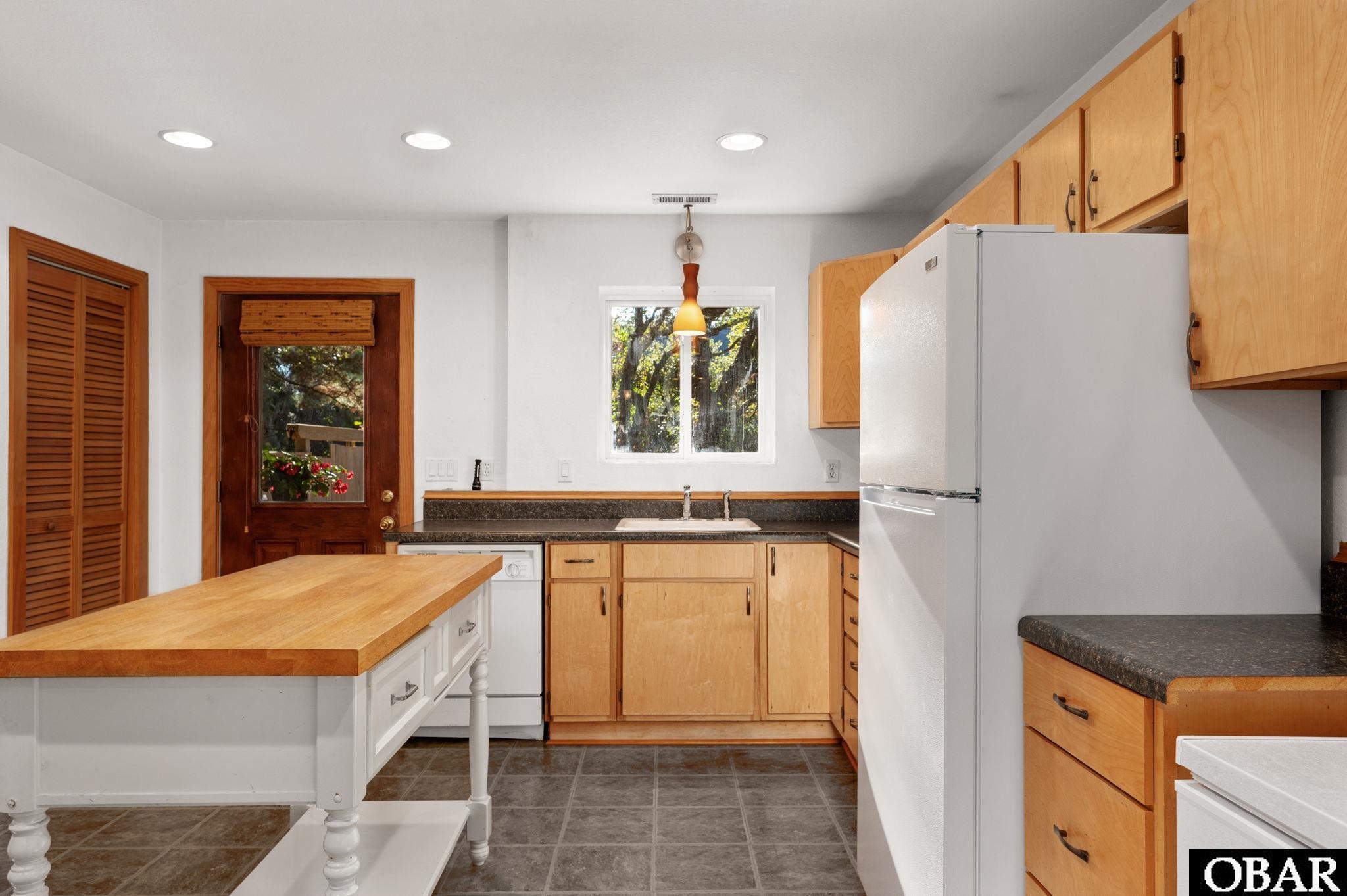 507 Airstrip Road, Kill Devil Hills, NC 27948, 4 Bedrooms Bedrooms, ,2 BathroomsBathrooms,Residential,For sale,Airstrip Road,127594