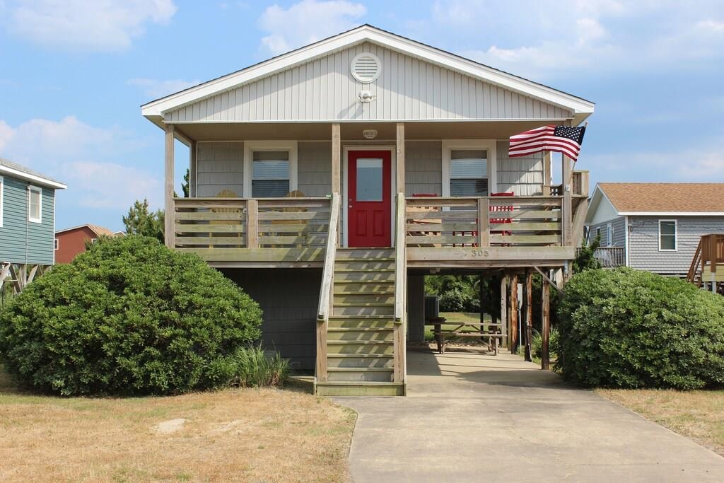 305 Albatross Street 