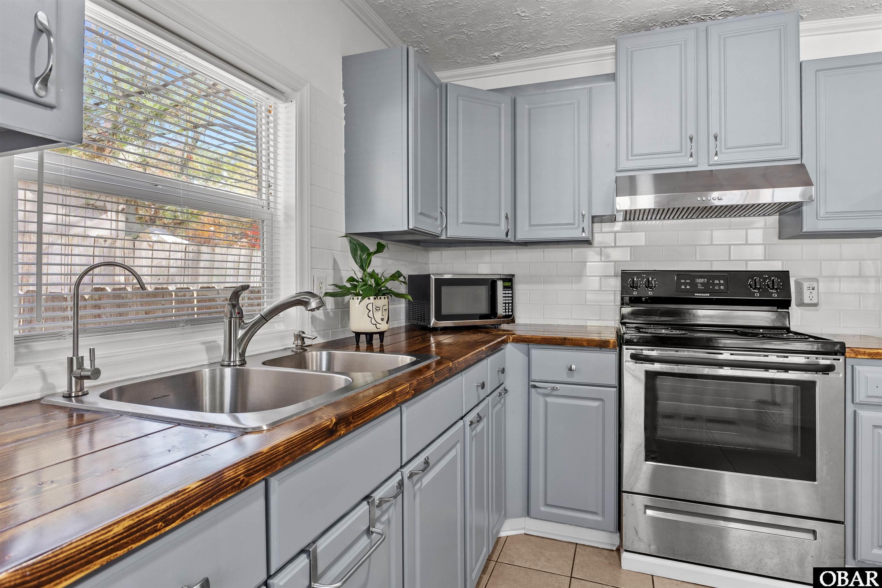 517 Maple Avenue, Sanford, NC 27330, 3 Bedrooms Bedrooms, ,1 BathroomBathrooms,Residential,For sale,Maple Avenue,127607