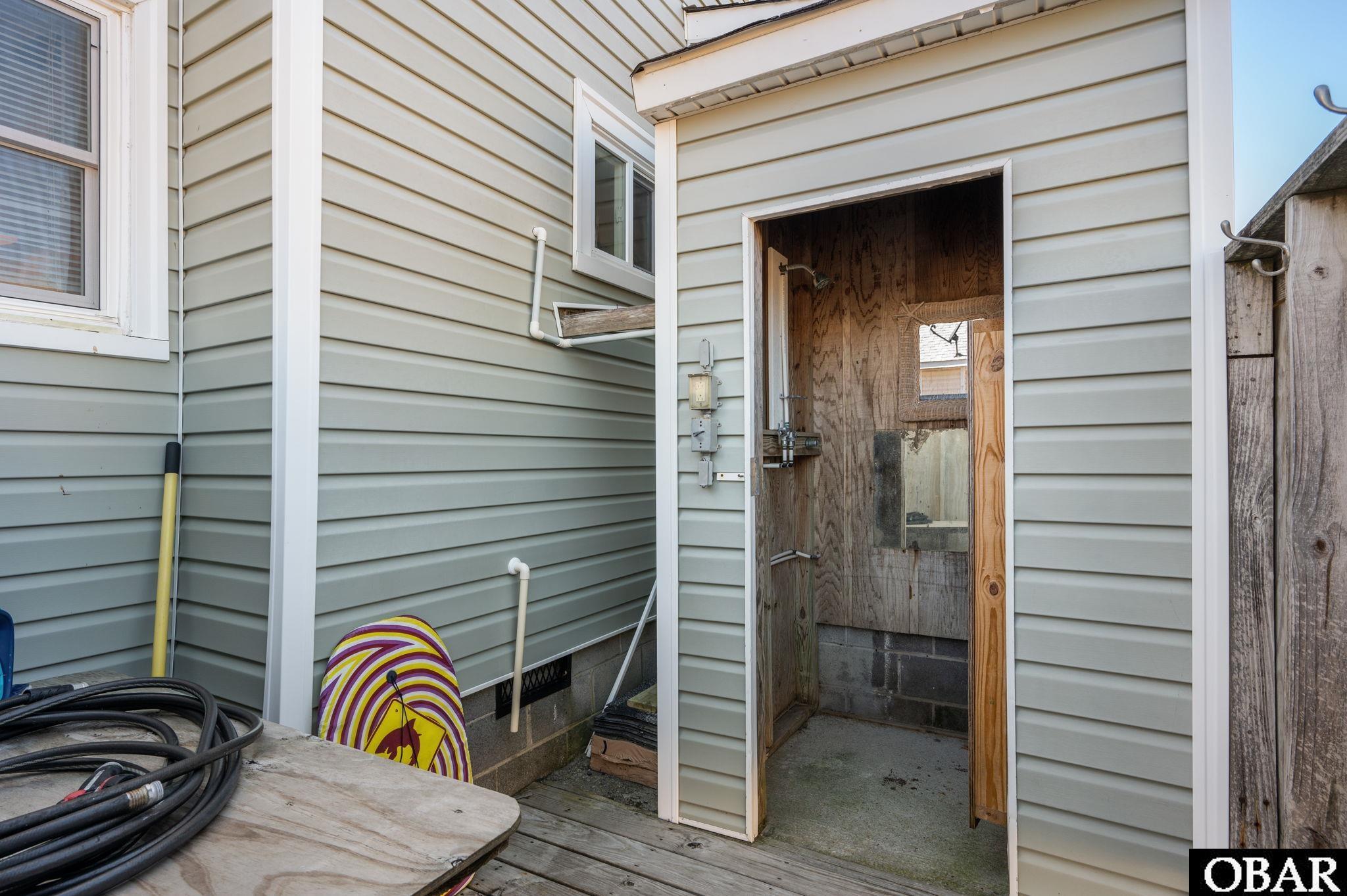 202 Clark Street, Kill Devil Hills, NC 27948, 3 Bedrooms Bedrooms, ,1 BathroomBathrooms,Residential,For sale,Clark Street,127608