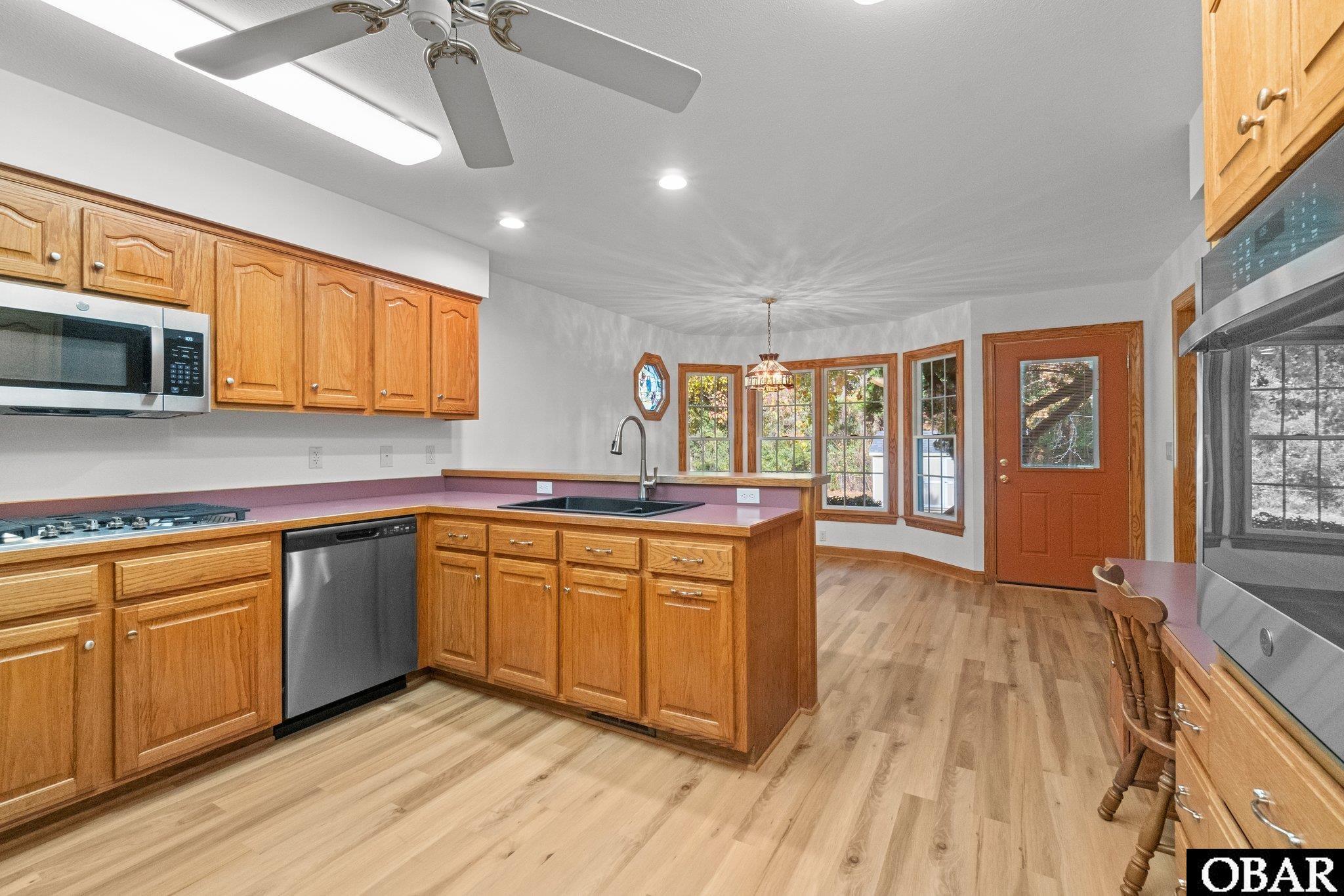 136 Daphne Lane, Manteo, NC 27954, 5 Bedrooms Bedrooms, ,3 BathroomsBathrooms,Residential,For sale,Daphne Lane,127622