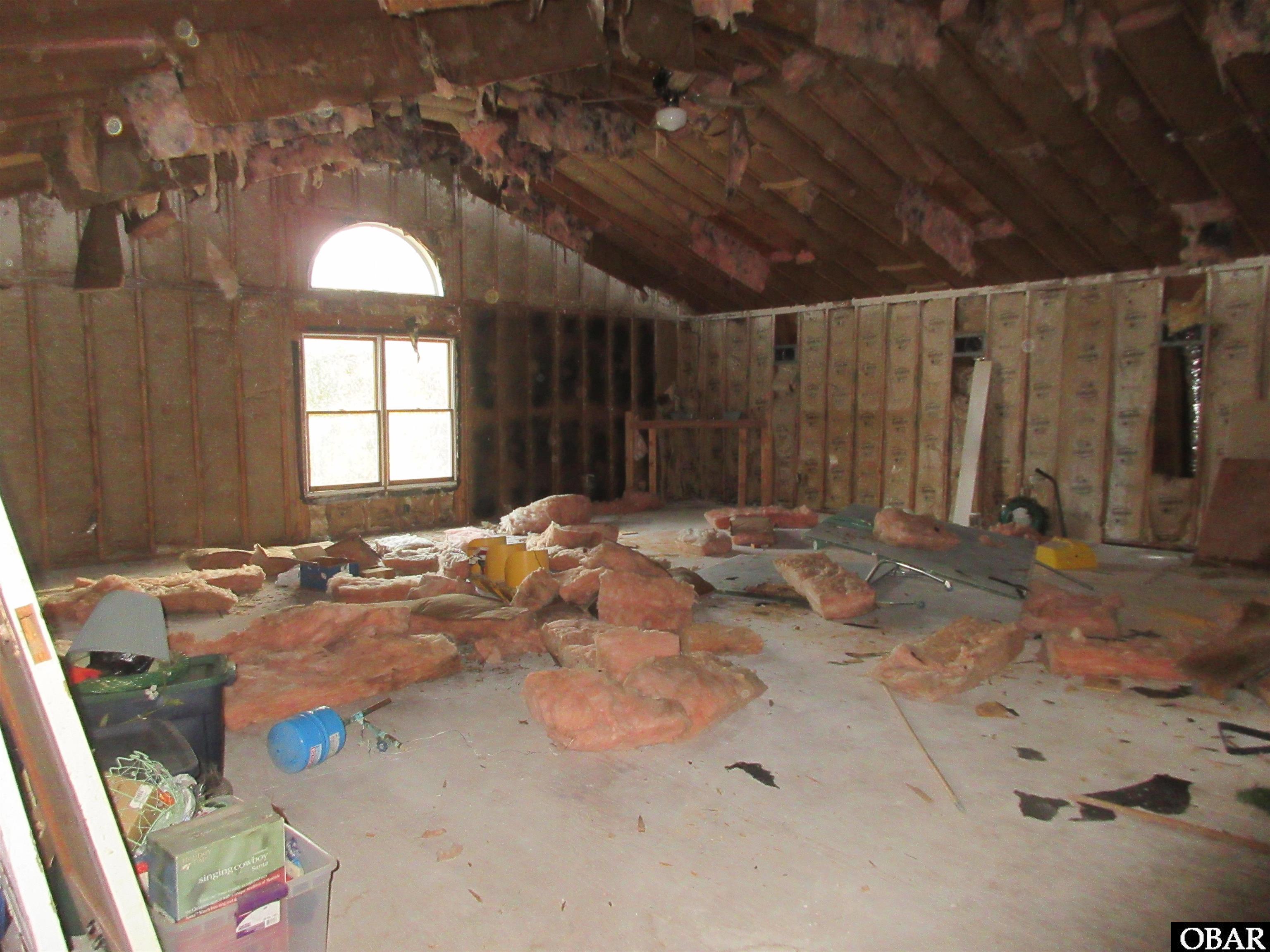 HUDGE ROOM OVER GARAGE WITH FRAME IN PLACE FOR GAS FIREPLACE