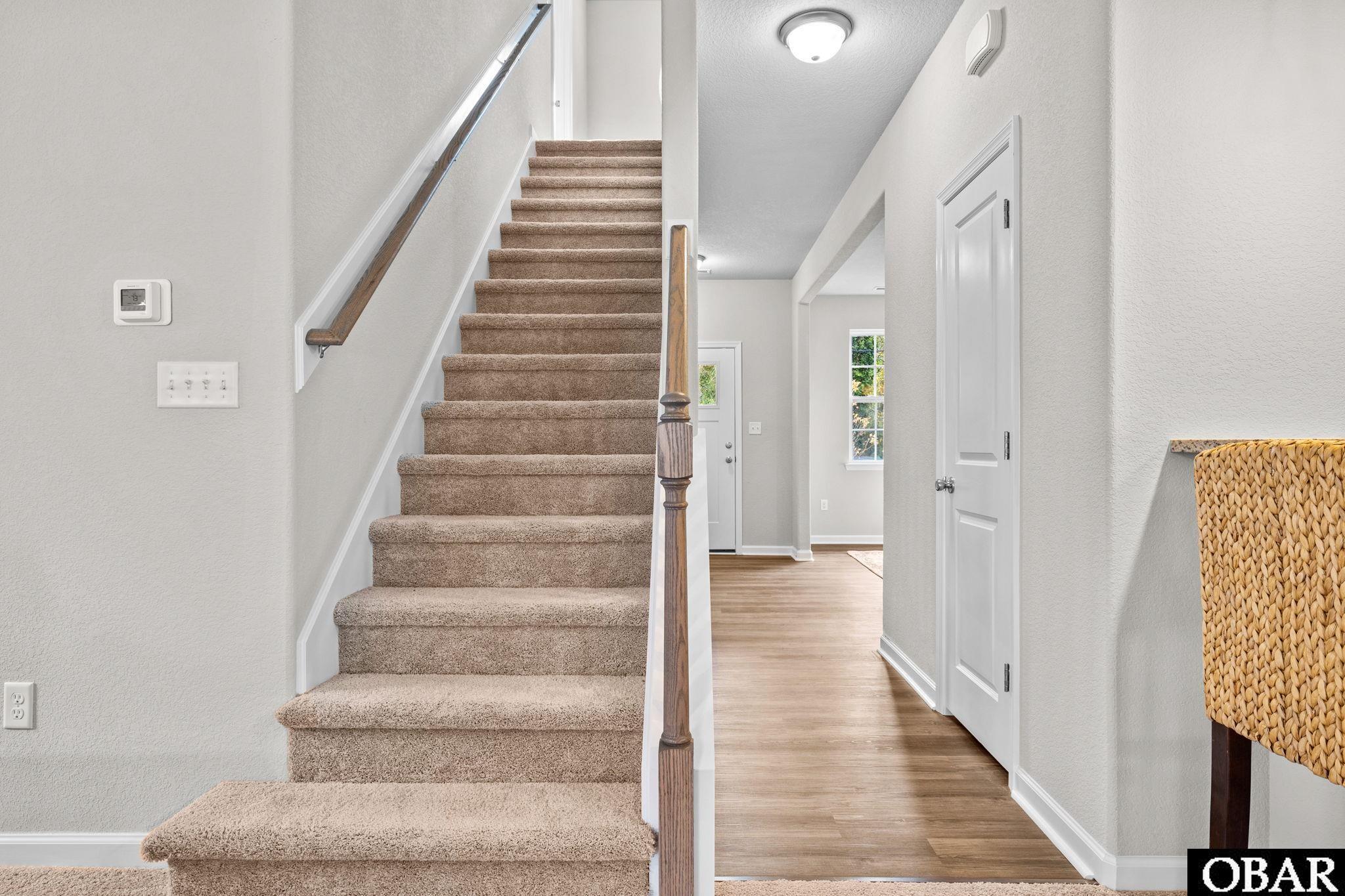 LIVING AREAS - STAIRWAY